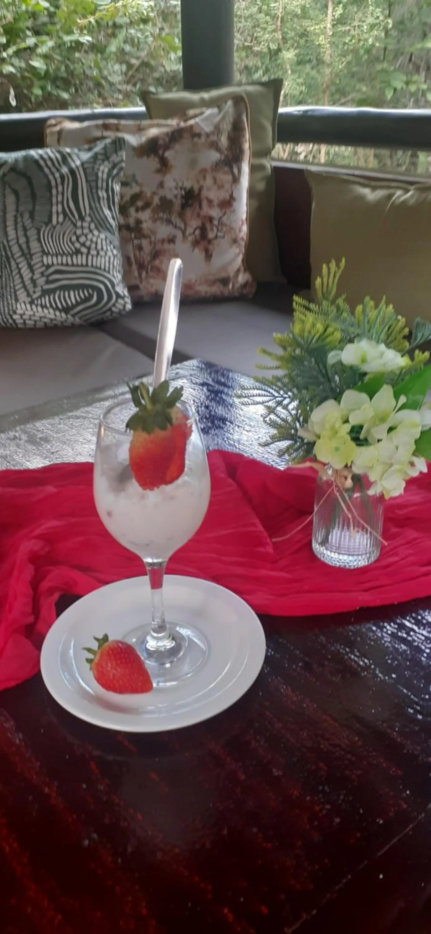 Breakfast in Hoedspruit Raptors Lodge N16