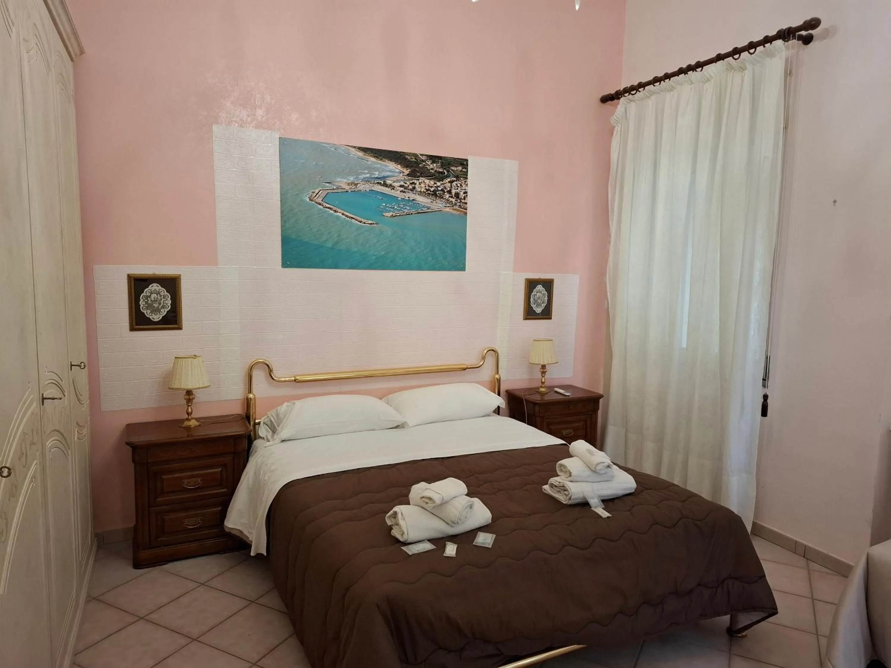 Bedroom, Bed in B&B Batarà - "La Terrazza del Centro"