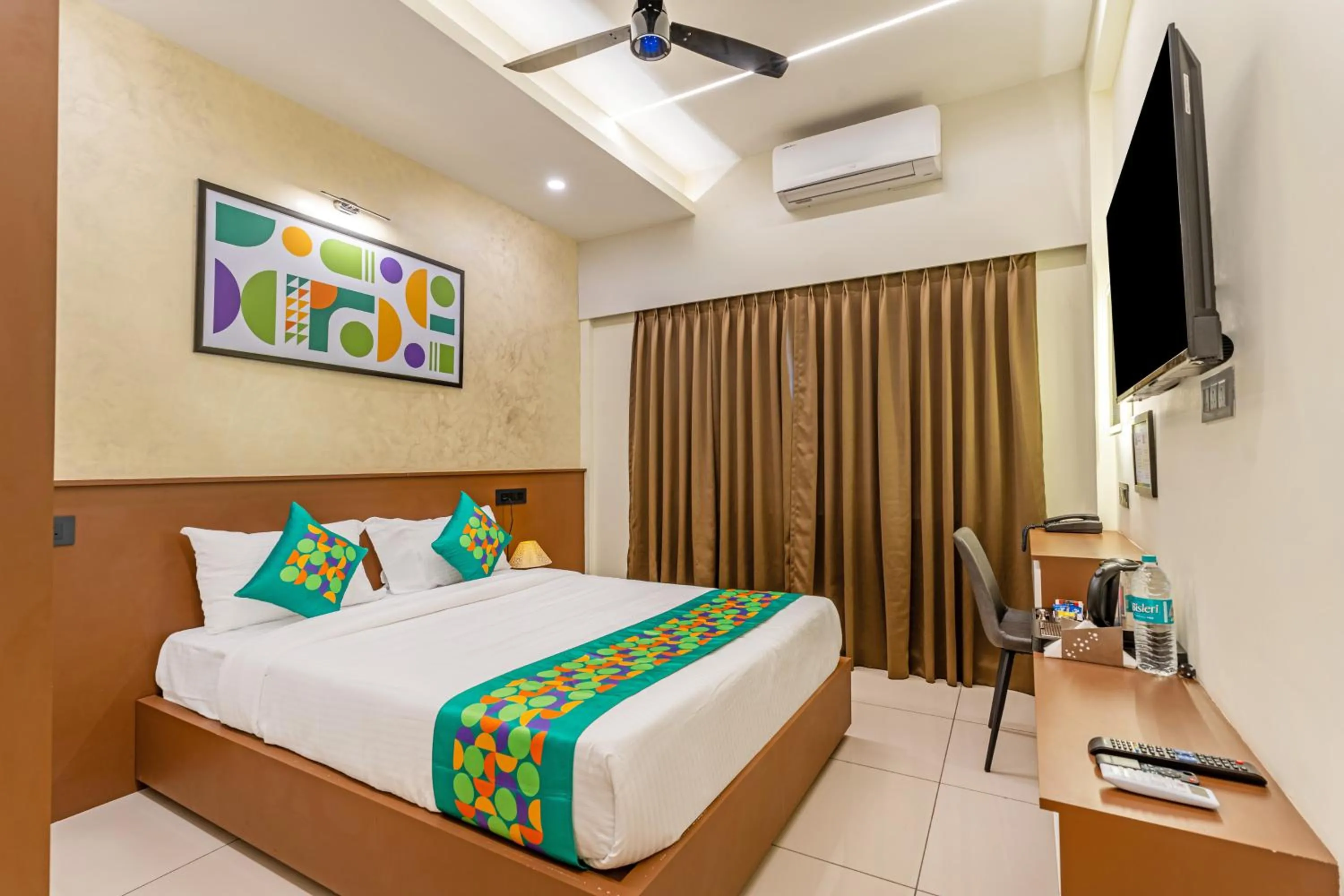 Standard Room - single occupancy in Treebo Urban Nest