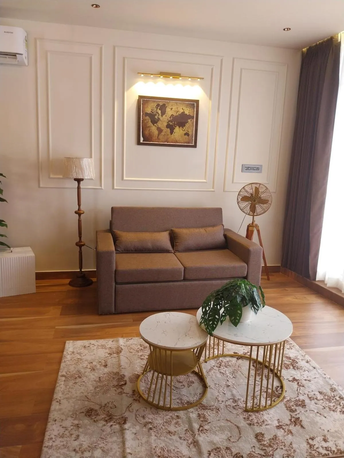 Seating area in Treebo Urban Nest