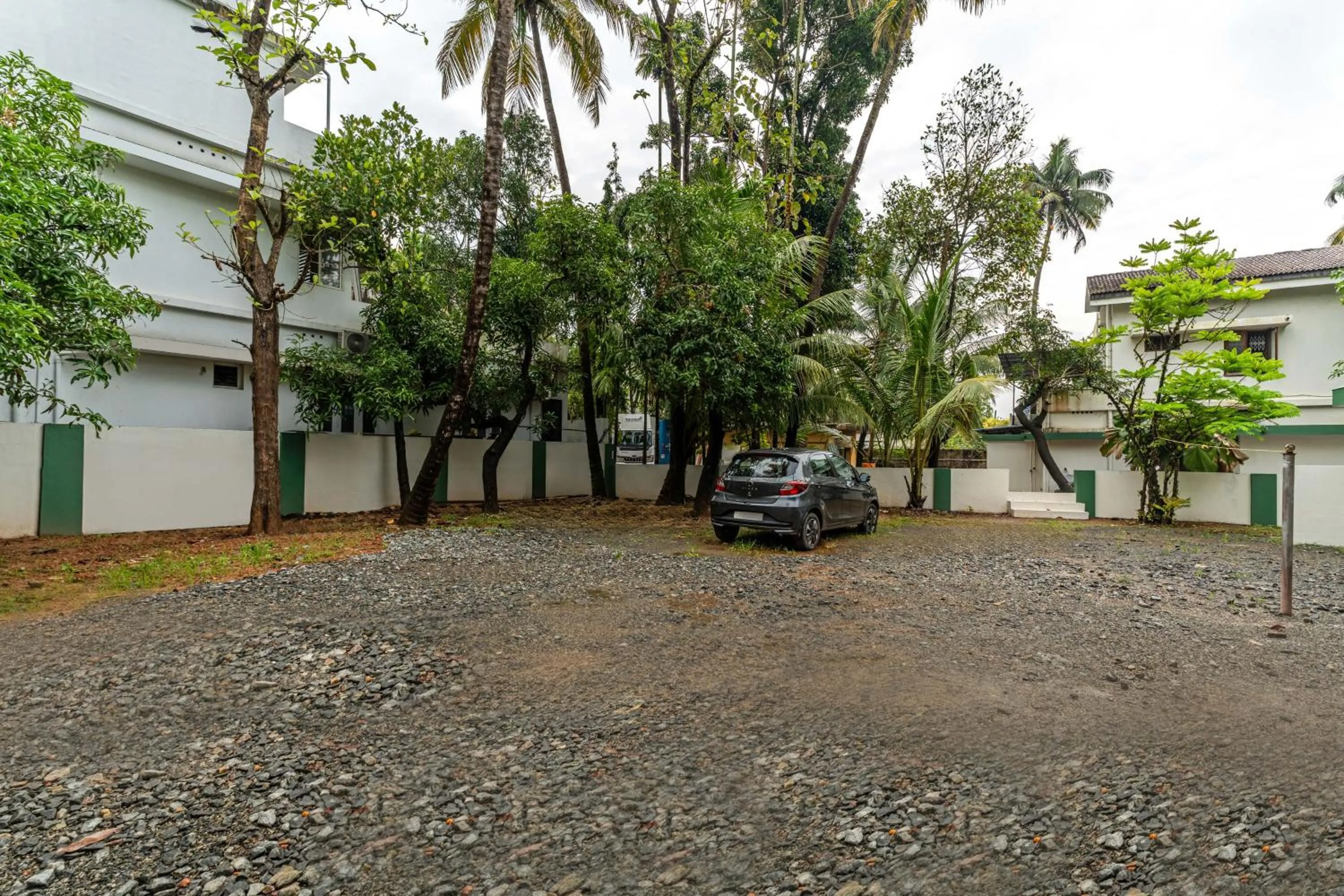 Parking in Treebo Urban Nest