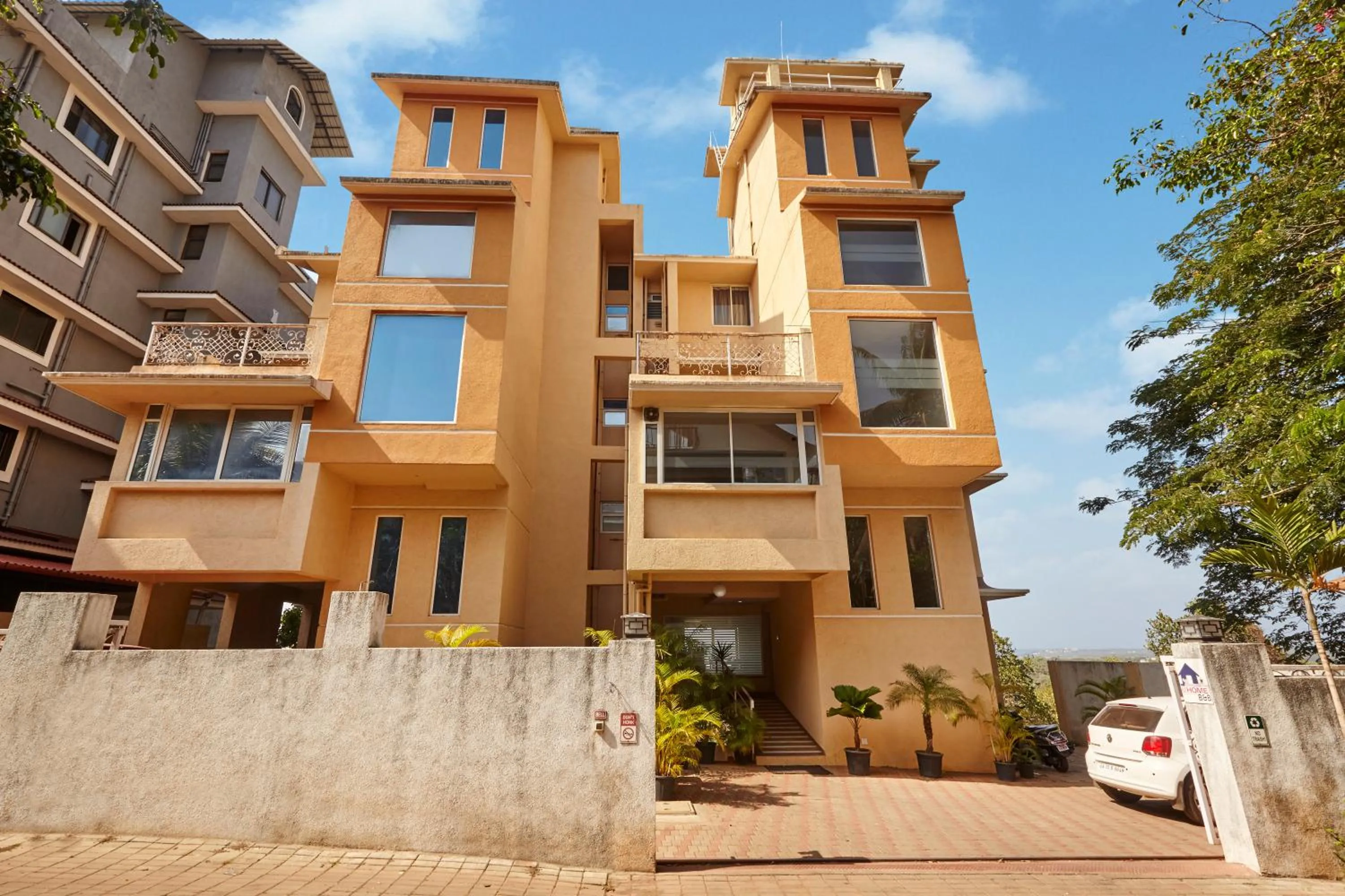 Facade/entrance in Athome Comforts Panjim Donapaula