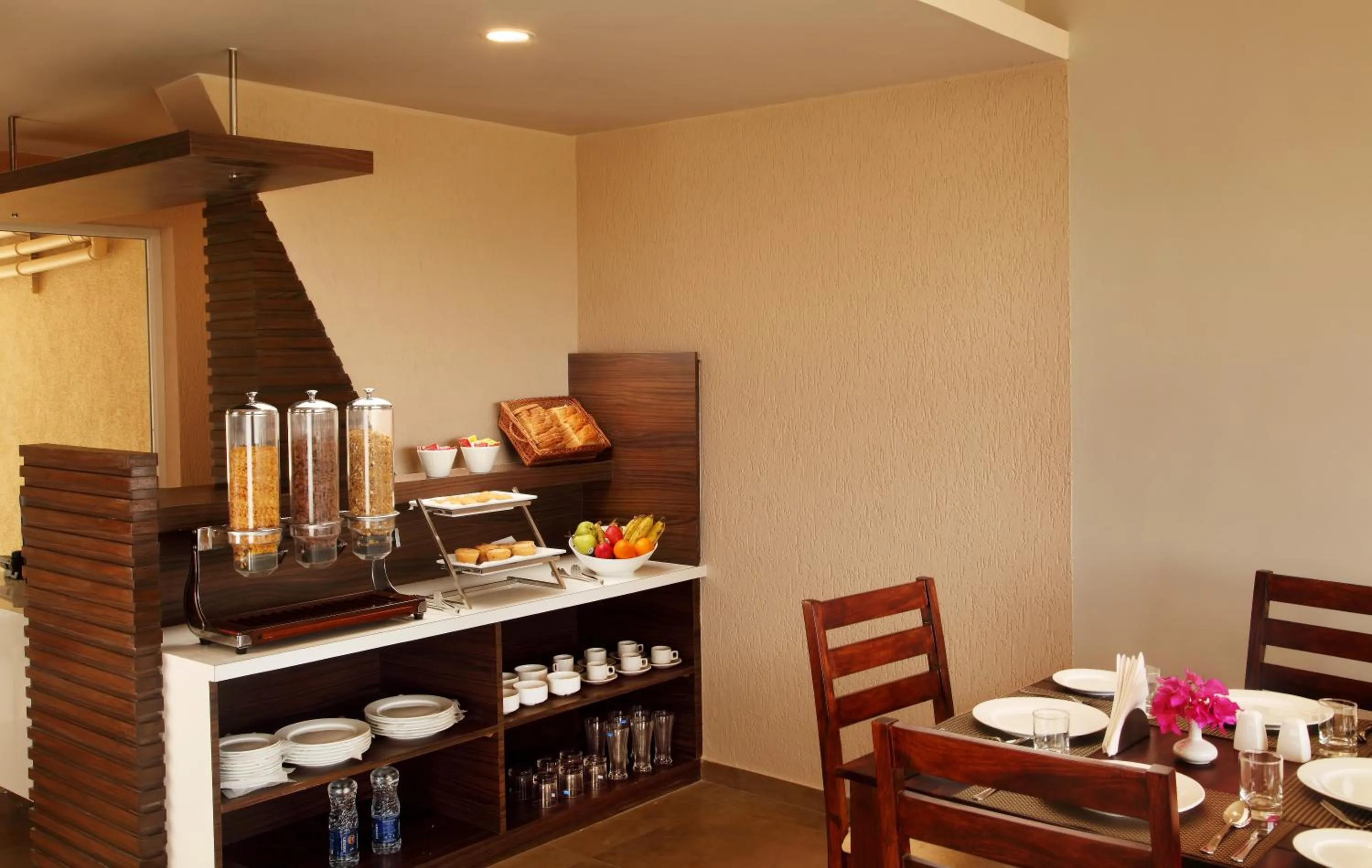 Restaurant/places to eat in Athome Comforts Panjim Donapaula