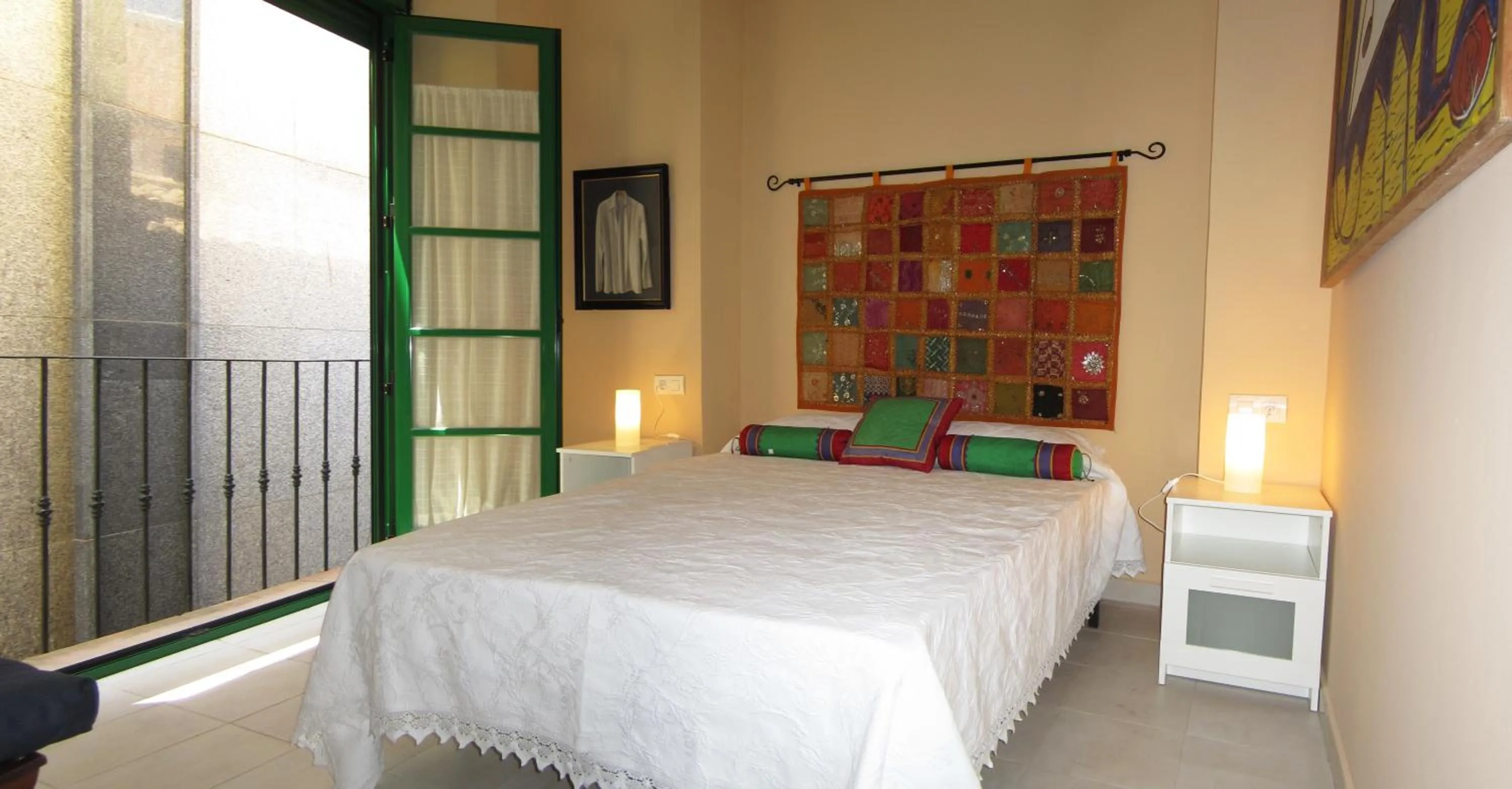 Photo of the whole room, Bed in Livemalaga San Juan