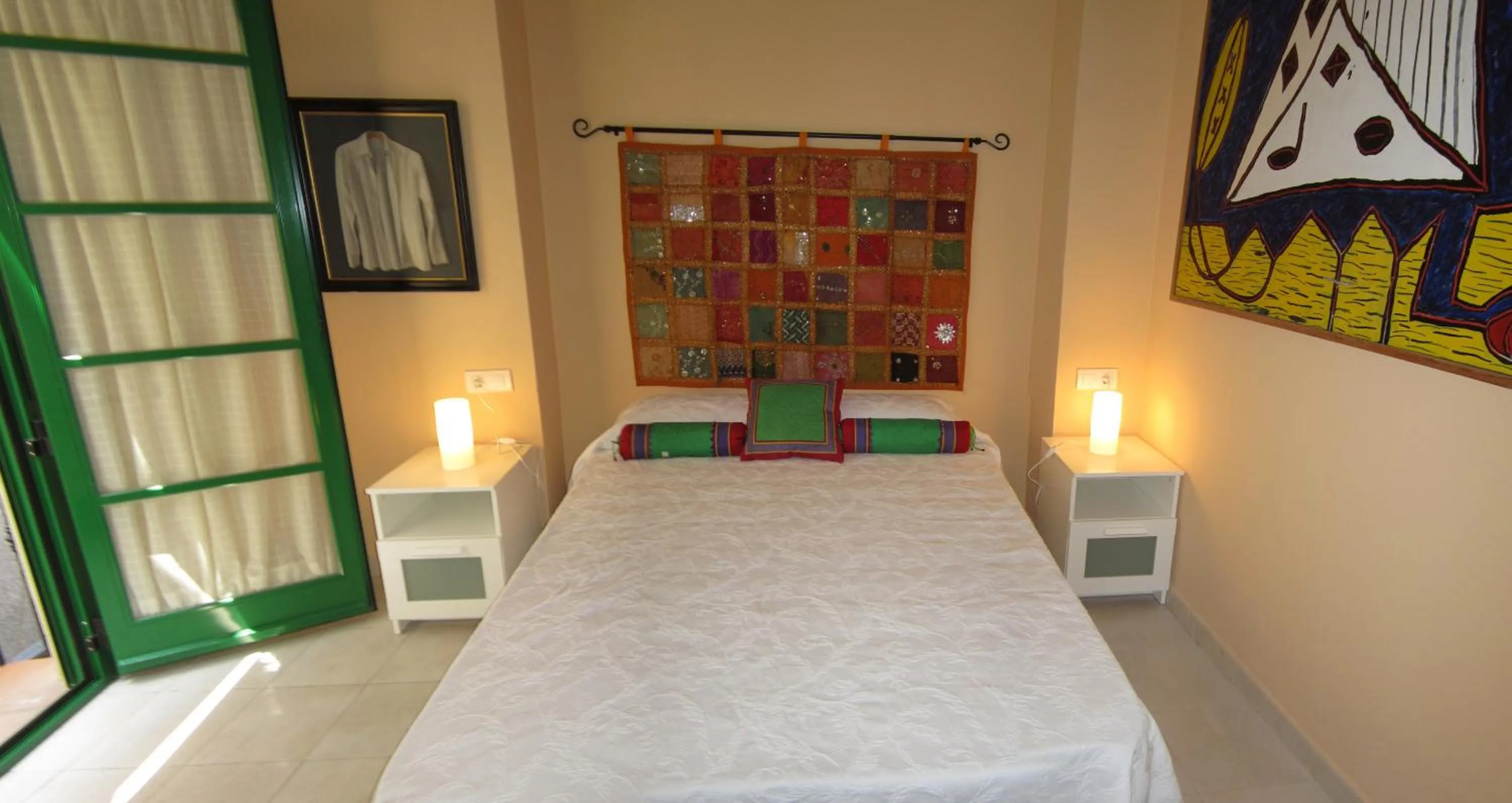 Photo of the whole room, Bed in Livemalaga San Juan