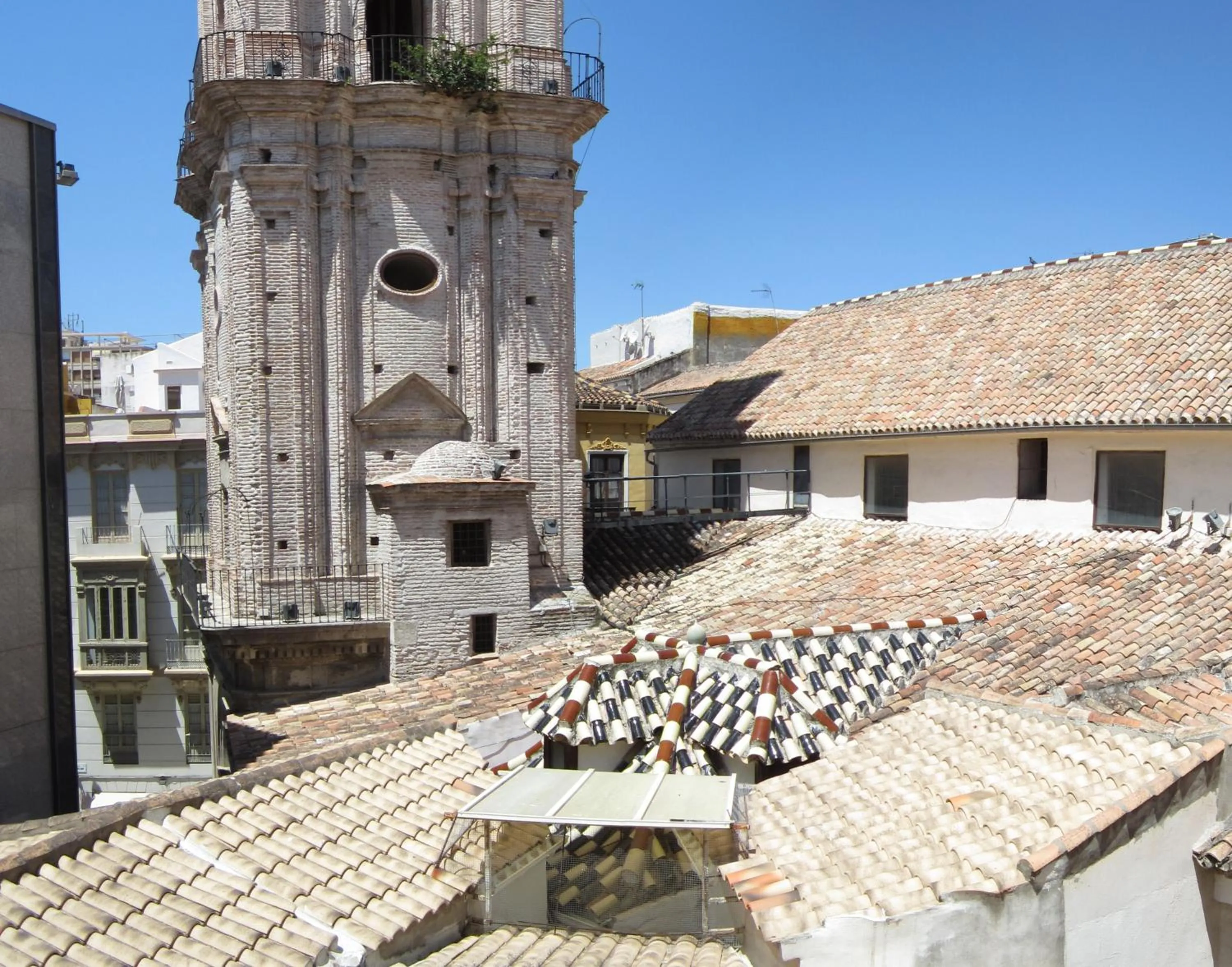 Property building in Livemalaga San Juan