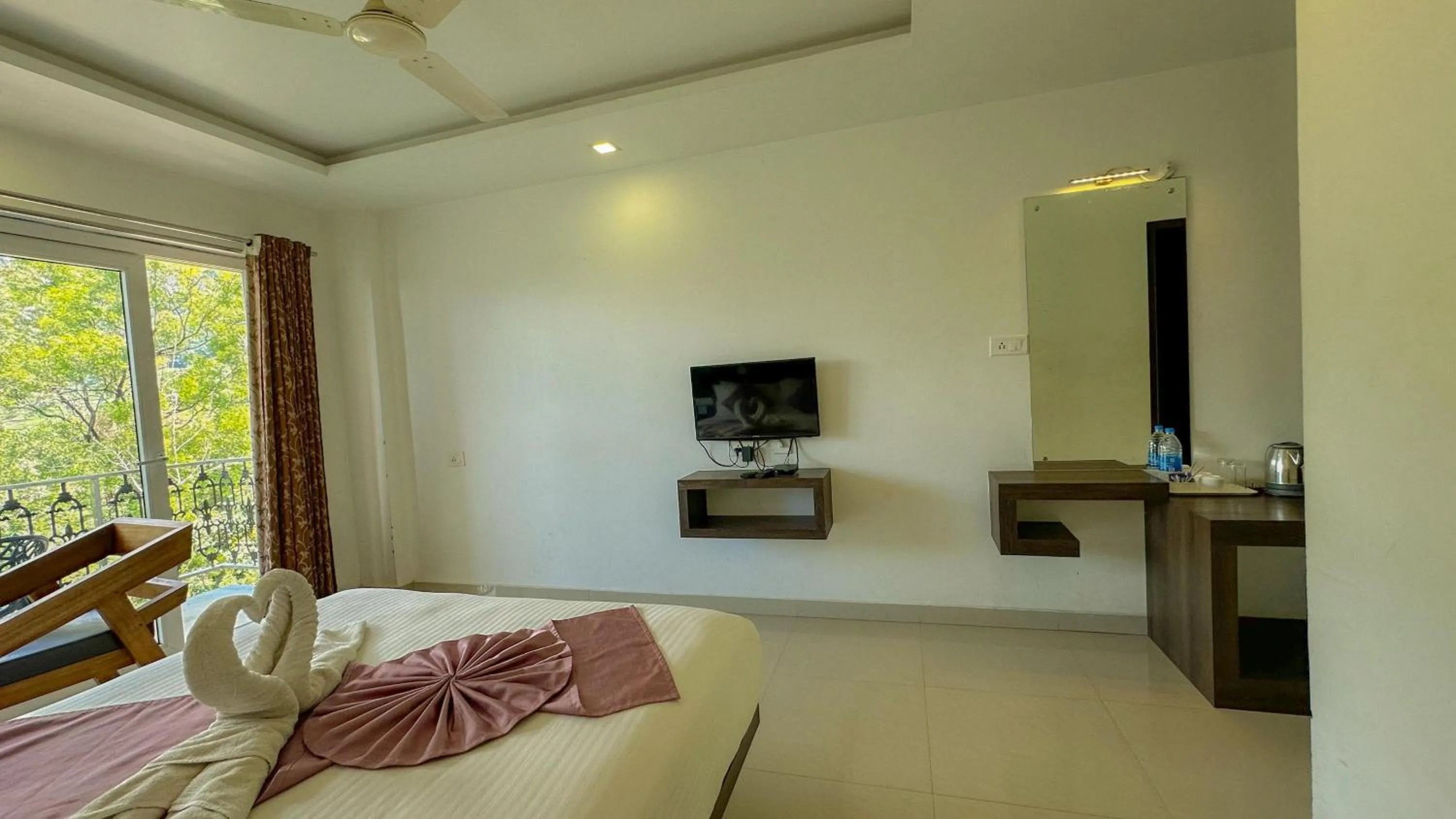 TV and multimedia, Bed in The Heights Munnar