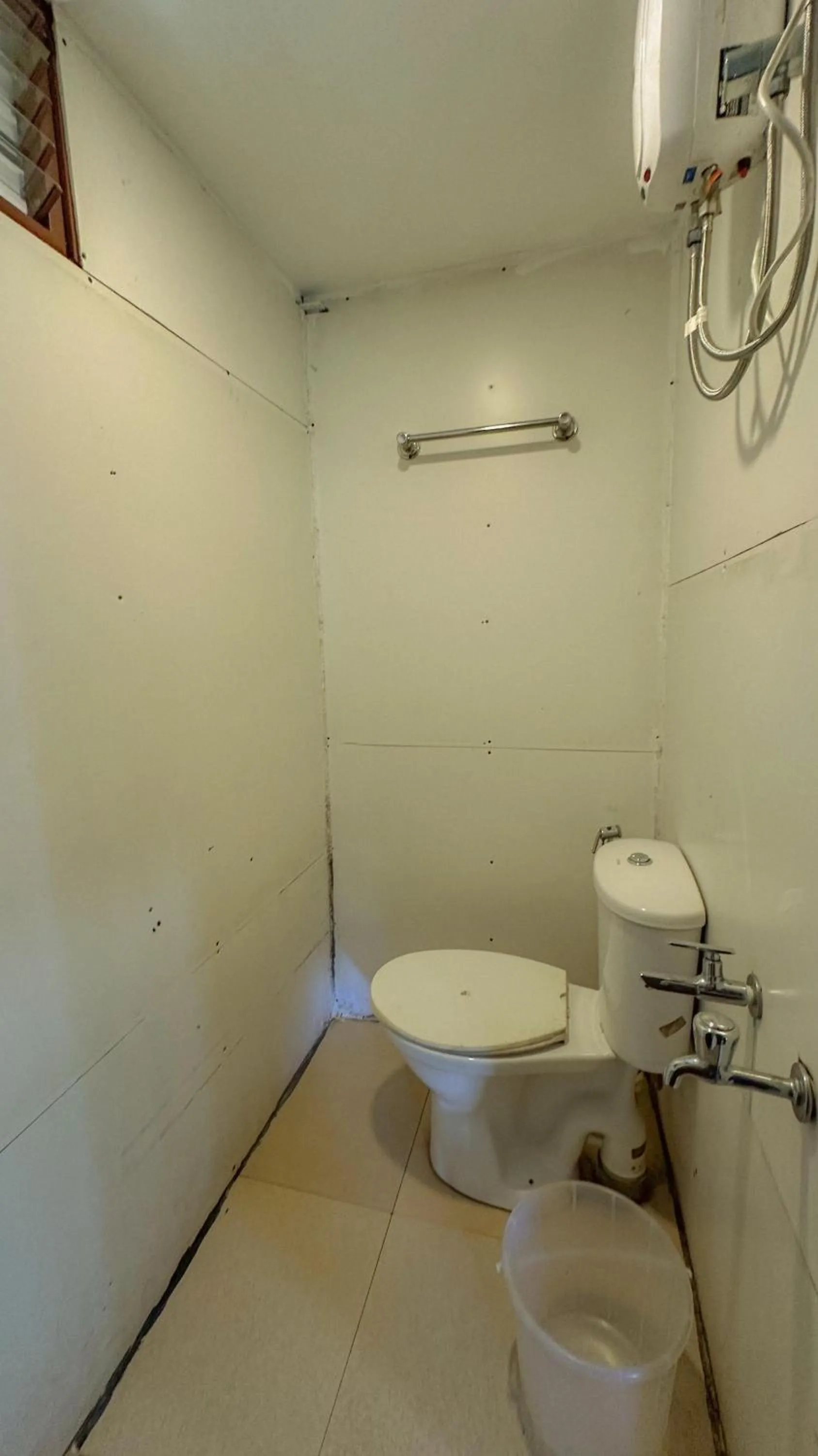 Shower in The Heights Munnar