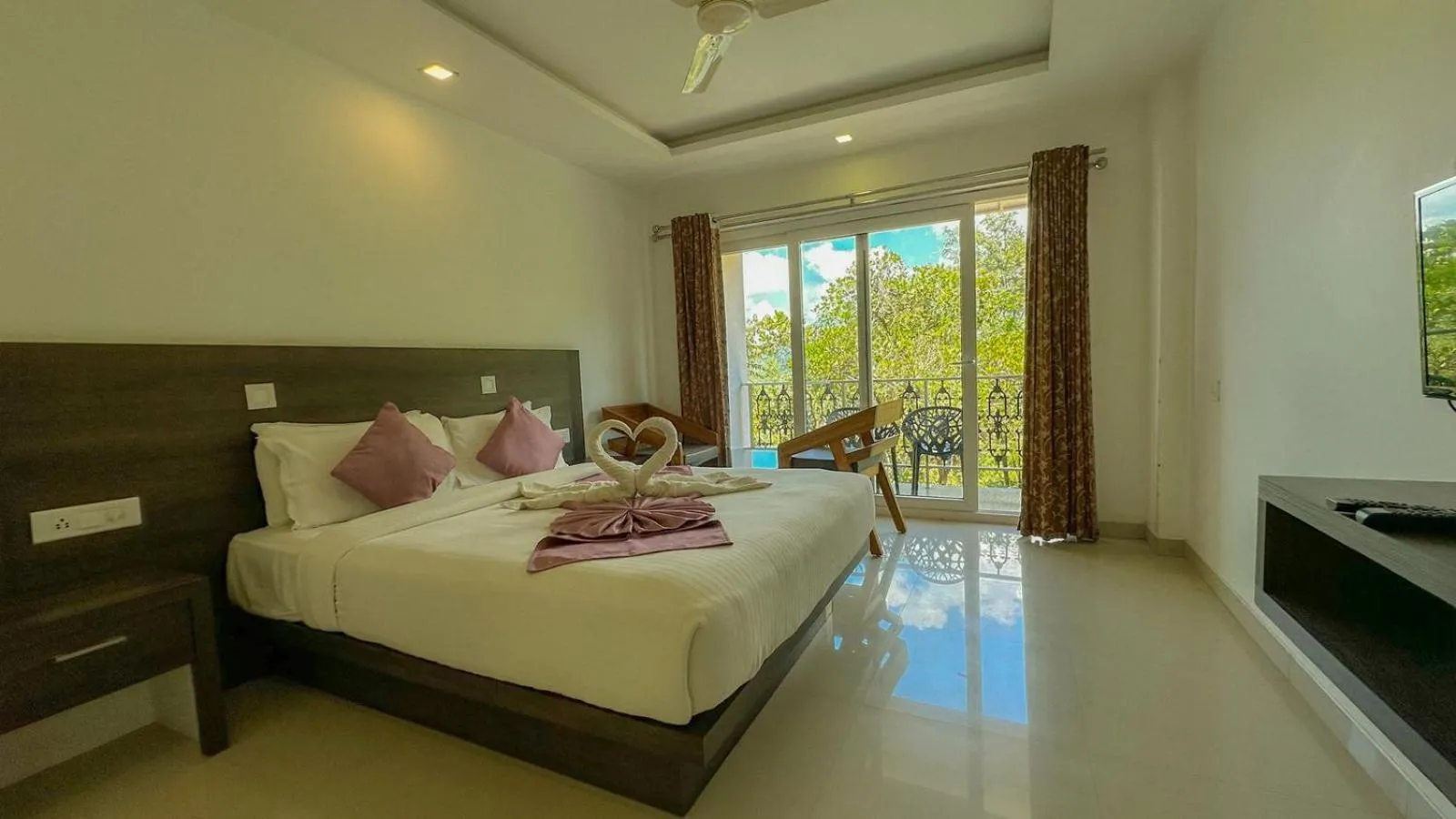 Bed in The Heights Munnar