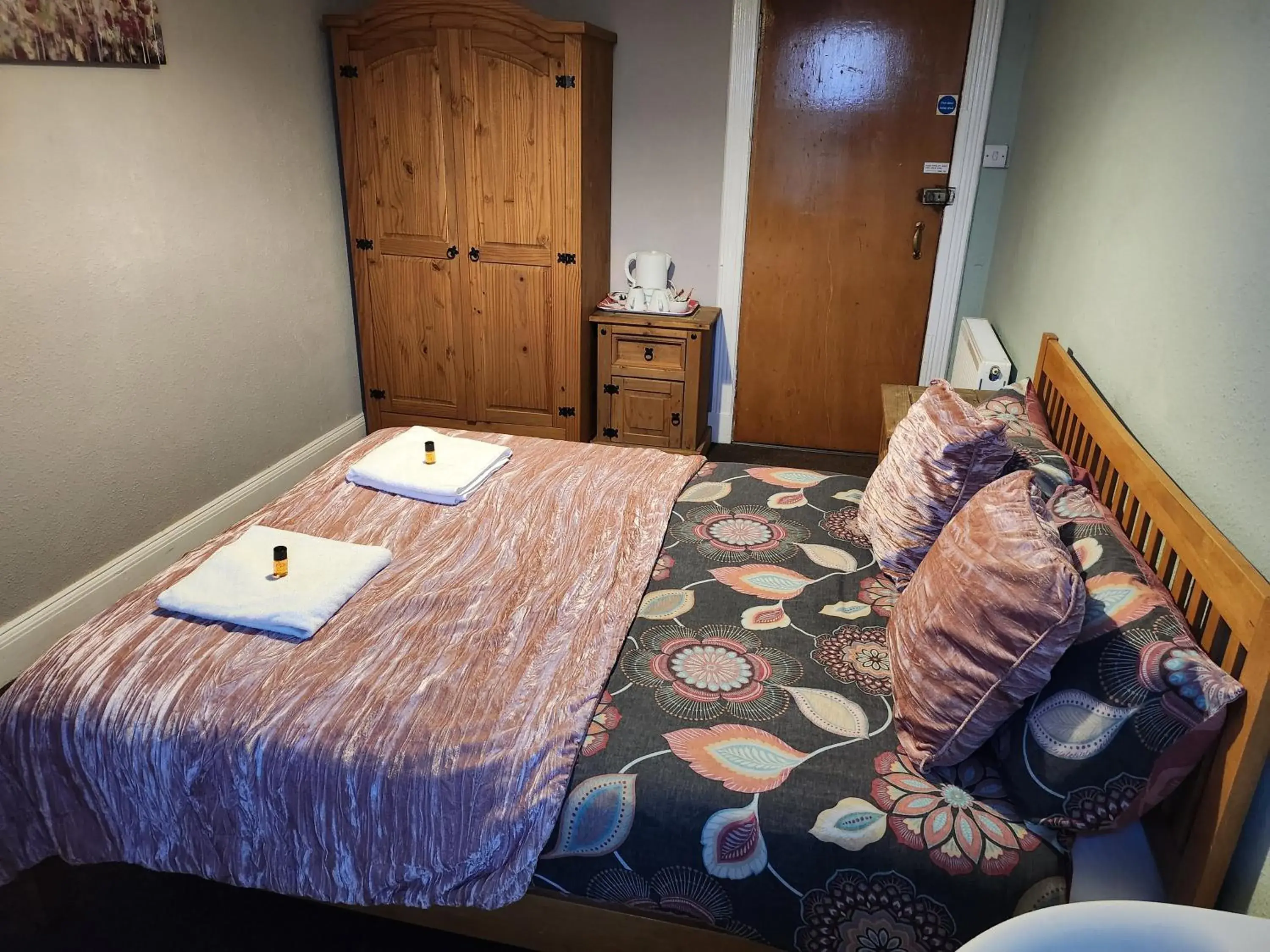 Double Room in LSO Guest House Double Room in LSO Guest House