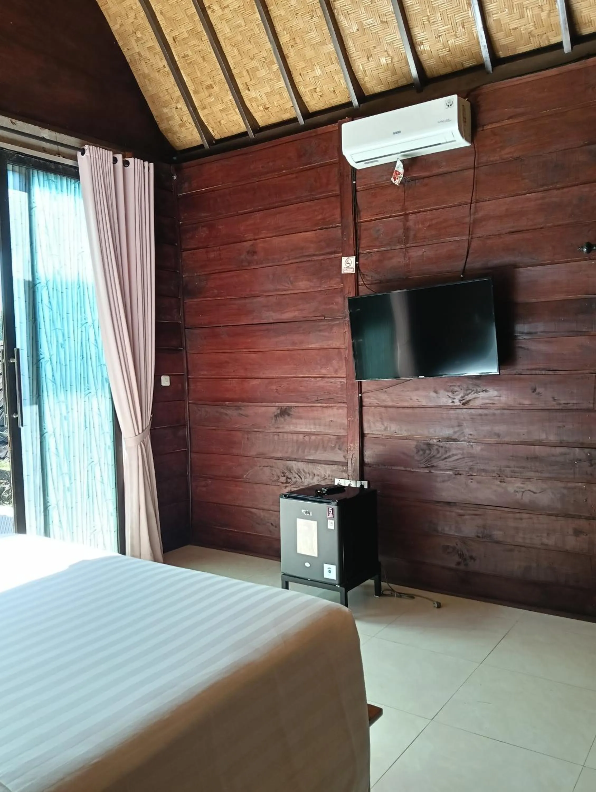 TV and multimedia, Bed in Sri Abi Ratu Villa