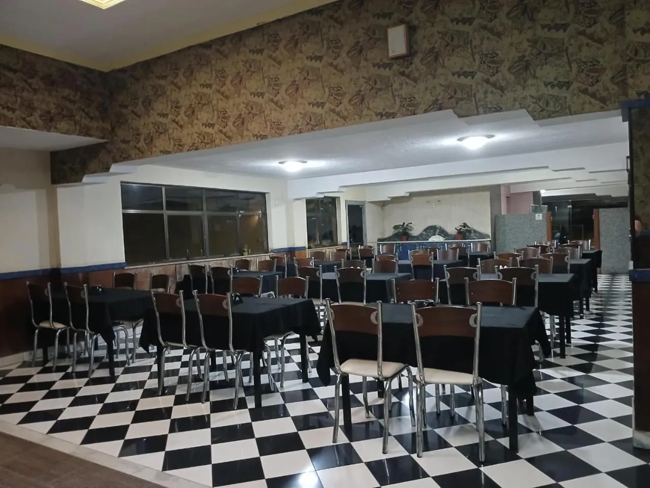 Restaurant/places to eat in Gutemberg Palace Hotel