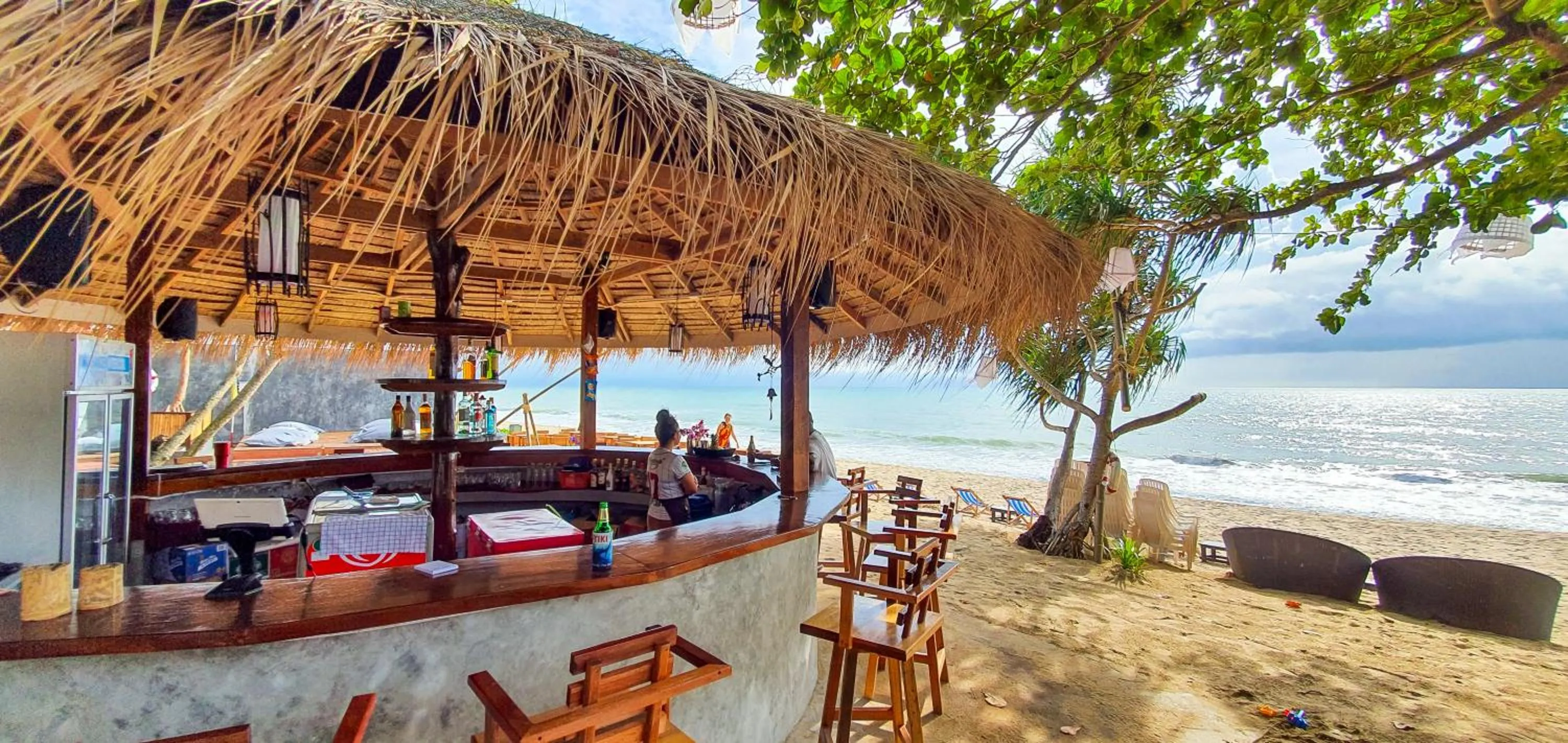 Property building in New Harrys Sunset Resort - Klong Nin Beach