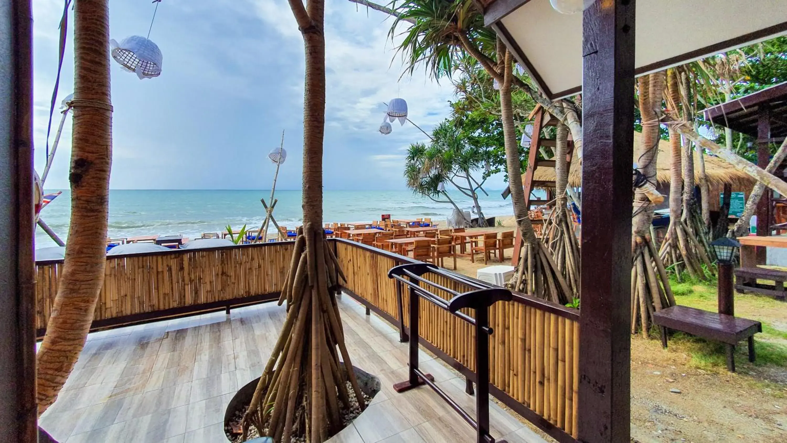 Bungalow - Beach Front in New Harrys Sunset Resort - Klong Nin Beach Bungalow - Beach Front in New Harrys Sunset Resort - Klong Nin Beach