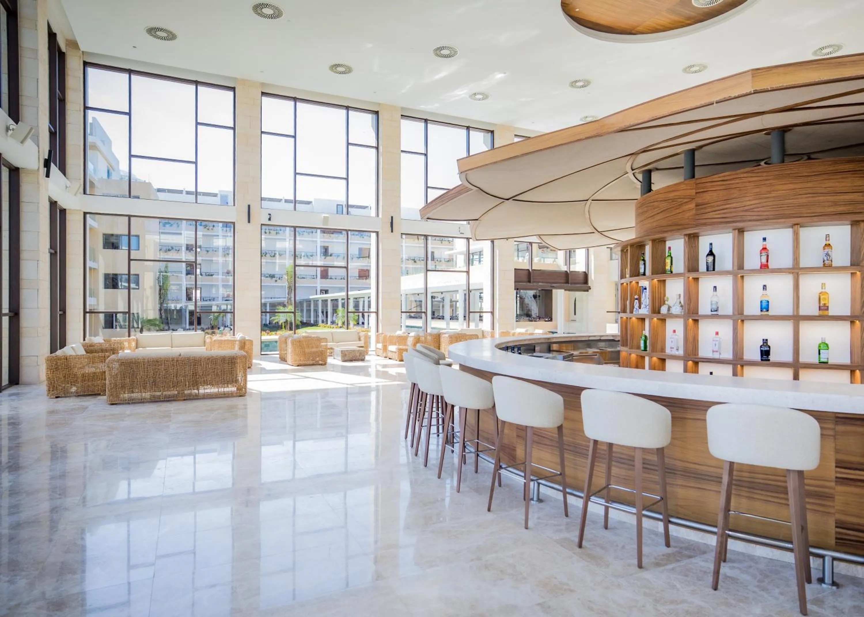 Lounge or bar in Majestic Mirage Costa Mujeres, All Suite Resort - All Inclusive