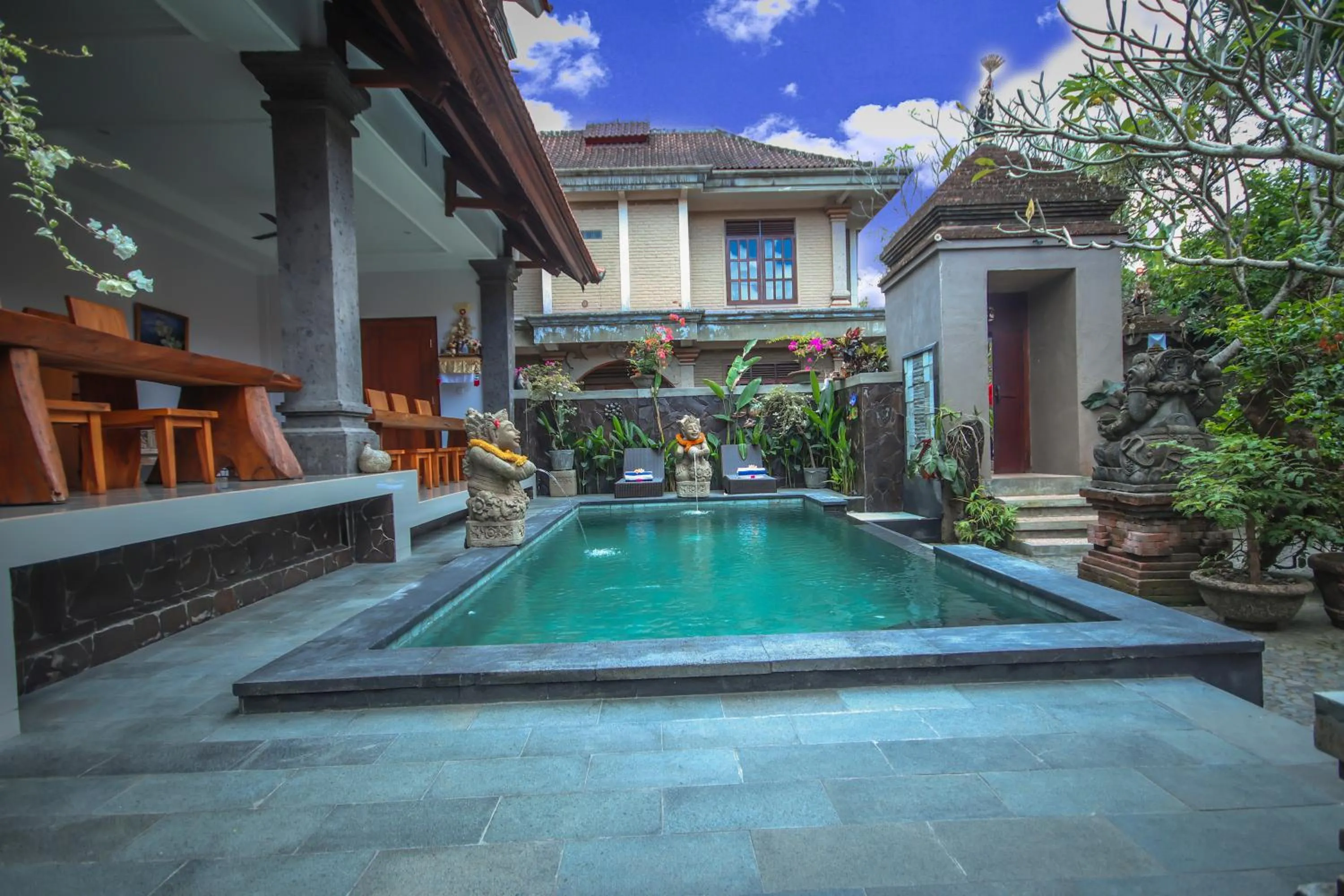 Swimming pool in Satya House Ubud
