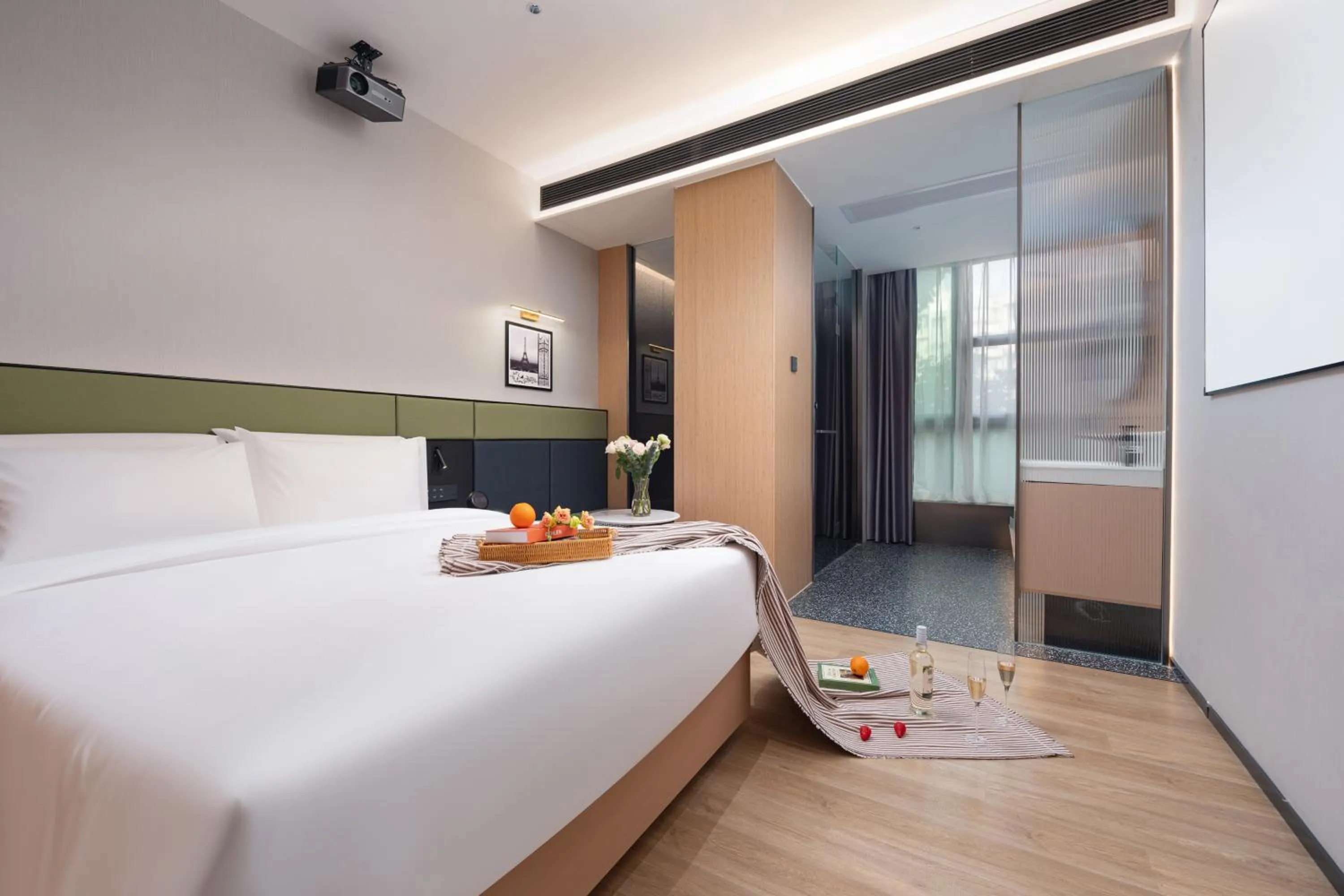Bed in Kaino Natural Aesthetics Design Hotel Guangzhou Yuexiu Beijing Road International Trade Center Flagship Store