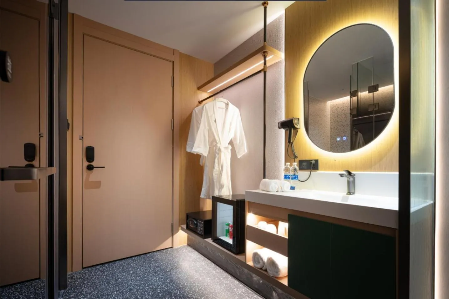 Bathroom in Kaino Natural Aesthetics Design Hotel Guangzhou Yuexiu Beijing Road International Trade Center Flagship Store