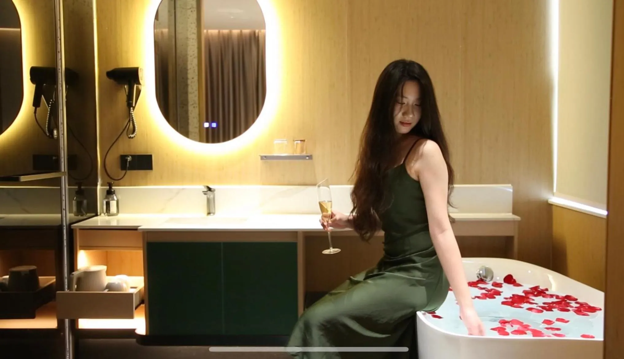 Bath in Kaino Natural Aesthetics Design Hotel Guangzhou Yuexiu Beijing Road International Trade Center Flagship Store