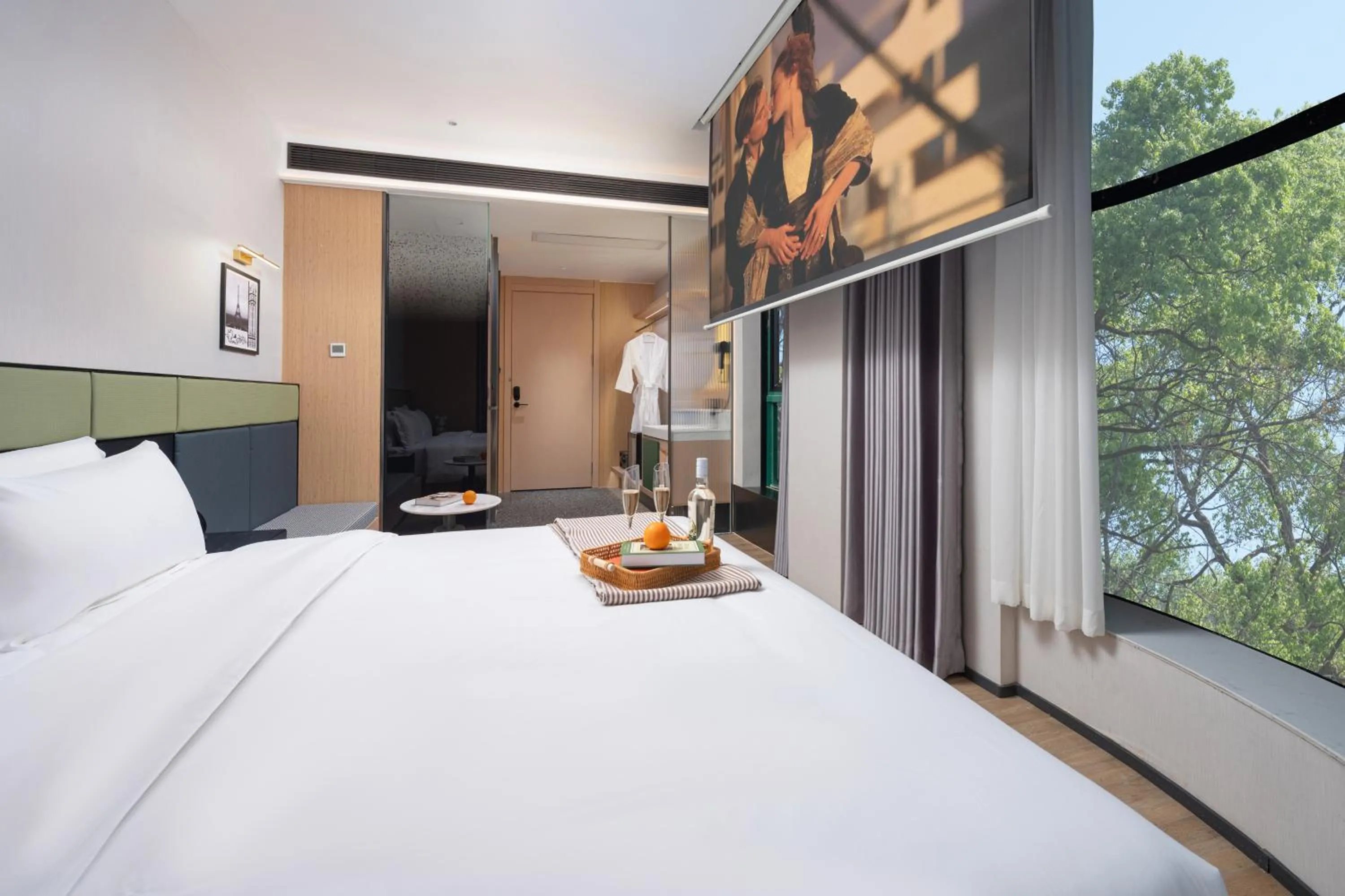 View (from property/room), Bed in Kaino Natural Aesthetics Design Hotel Guangzhou Yuexiu Beijing Road International Trade Center Flagship Store