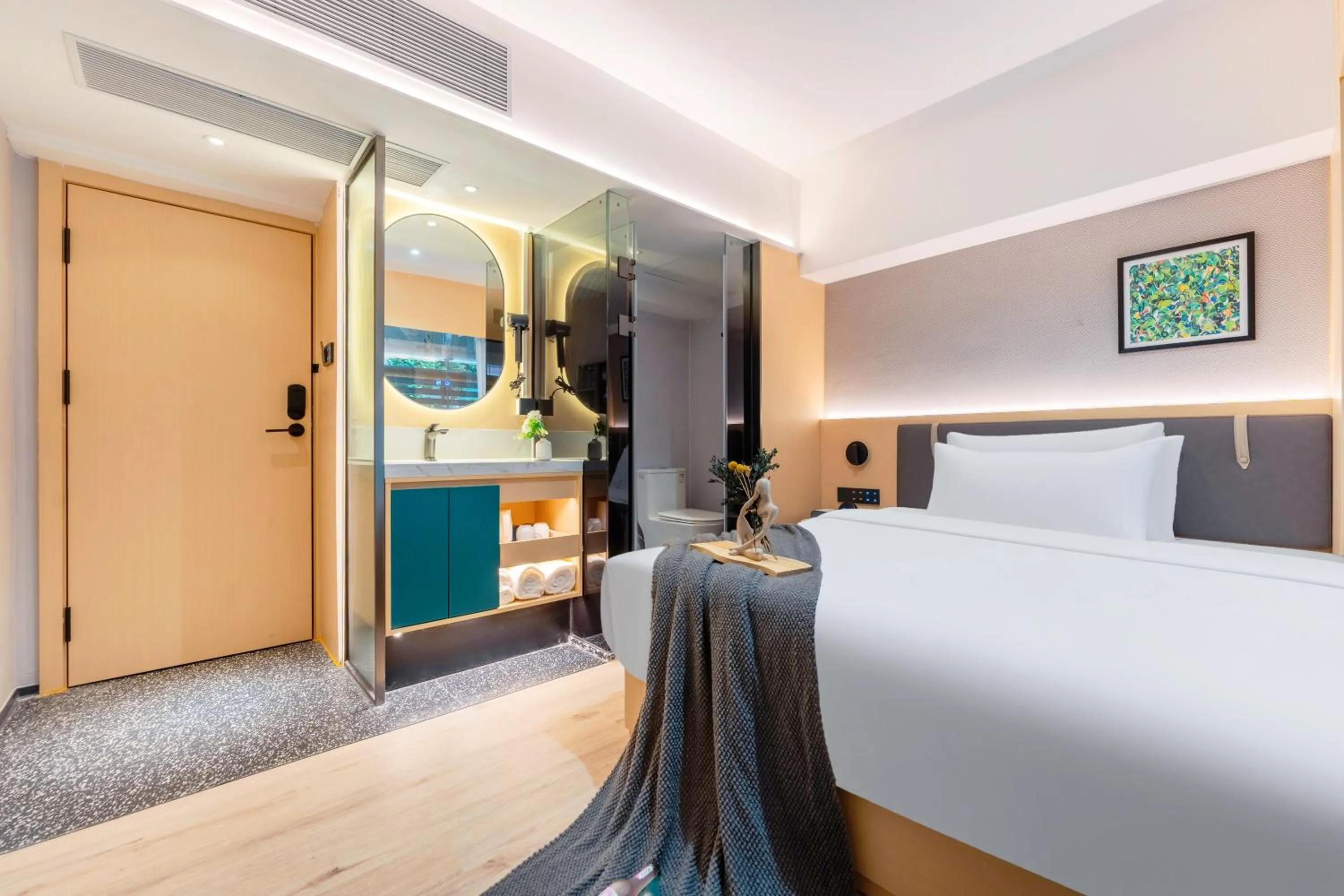 Kitchen or kitchenette, Bed in Kaino Natural Aesthetics Design Hotel Guangzhou Yuexiu Beijing Road International Trade Center Flagship Store