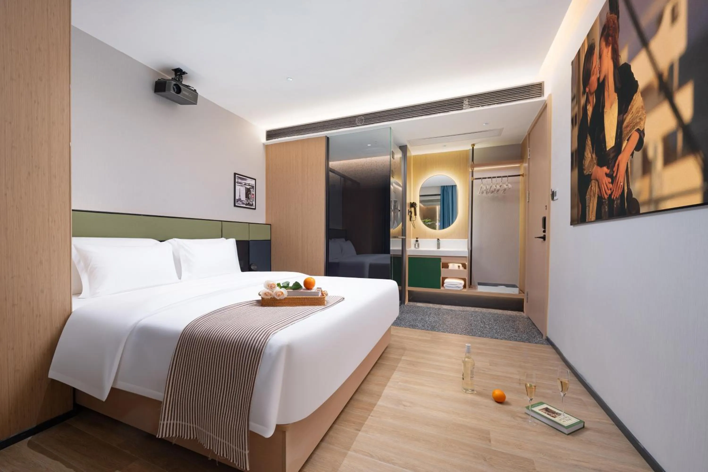 Bed in Kaino Natural Aesthetics Design Hotel Guangzhou Yuexiu Beijing Road International Trade Center Flagship Store