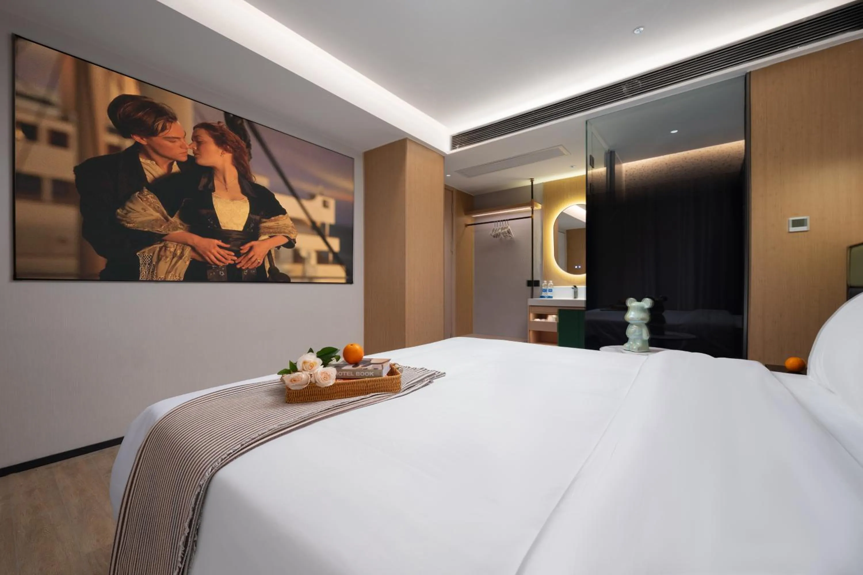 Bed in Kaino Natural Aesthetics Design Hotel Guangzhou Yuexiu Beijing Road International Trade Center Flagship Store