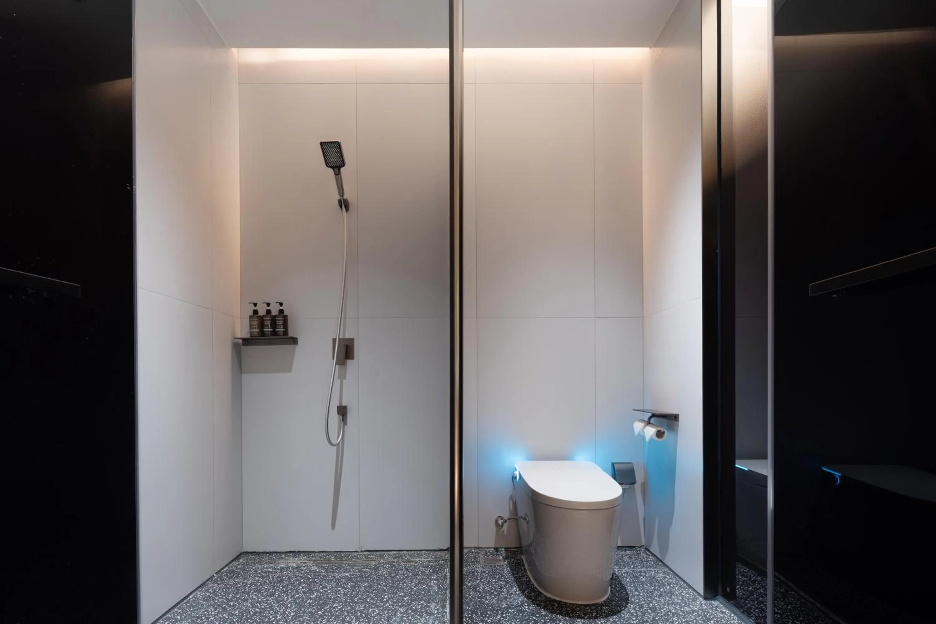 Shower in Kaino Natural Aesthetics Design Hotel Guangzhou Yuexiu Beijing Road International Trade Center Flagship Store