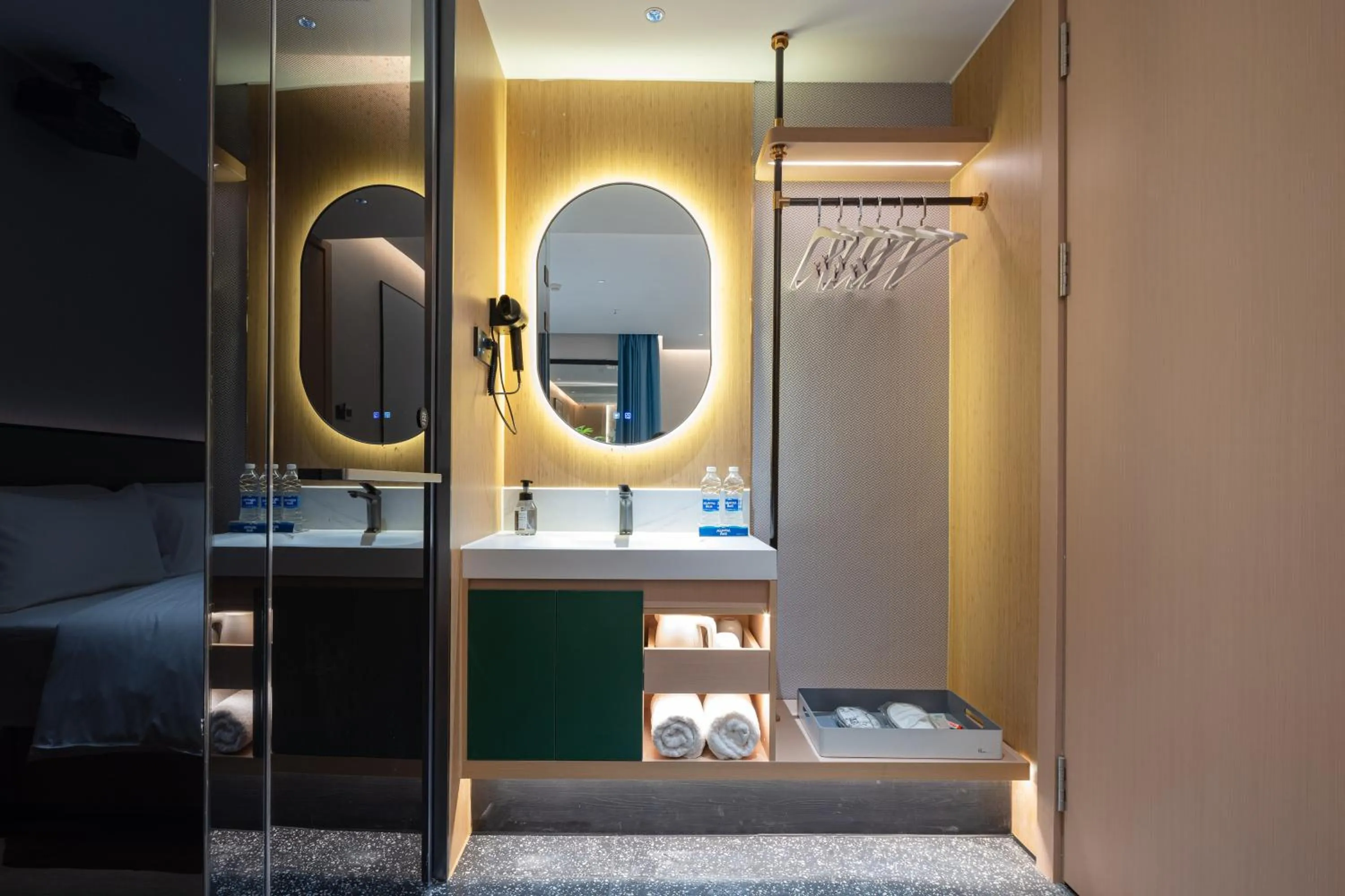 Shower in Kaino Natural Aesthetics Design Hotel Guangzhou Yuexiu Beijing Road International Trade Center Flagship Store