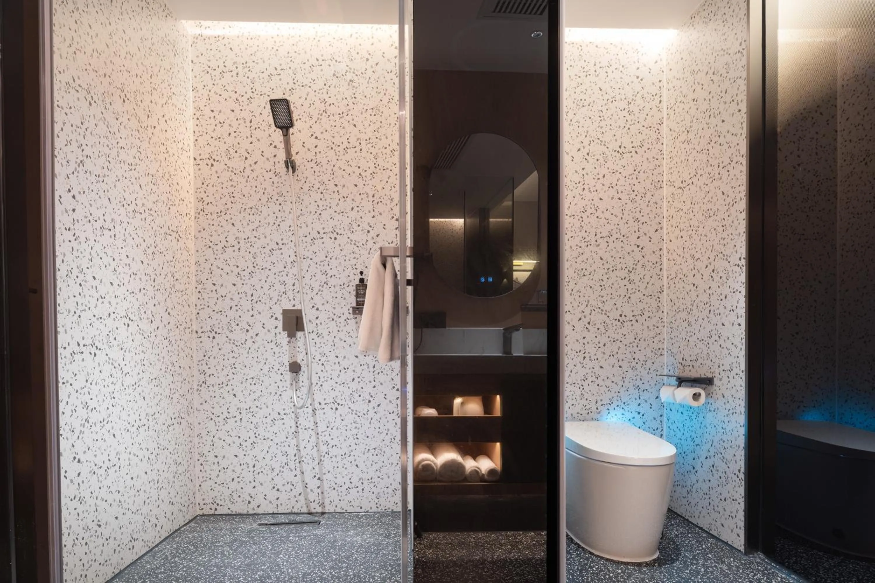 Shower in Kaino Natural Aesthetics Design Hotel Guangzhou Yuexiu Beijing Road International Trade Center Flagship Store