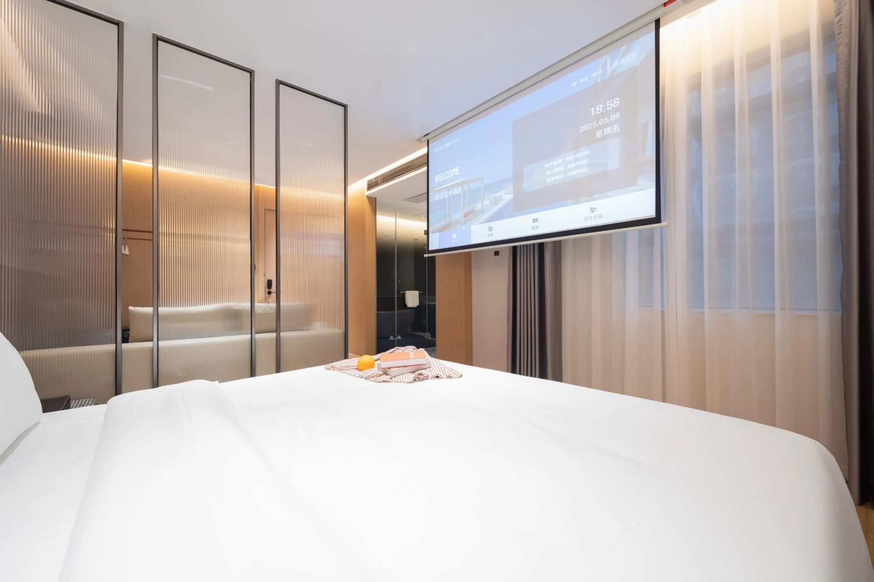 Bed in Kaino Natural Aesthetics Design Hotel Guangzhou Yuexiu Beijing Road International Trade Center Flagship Store