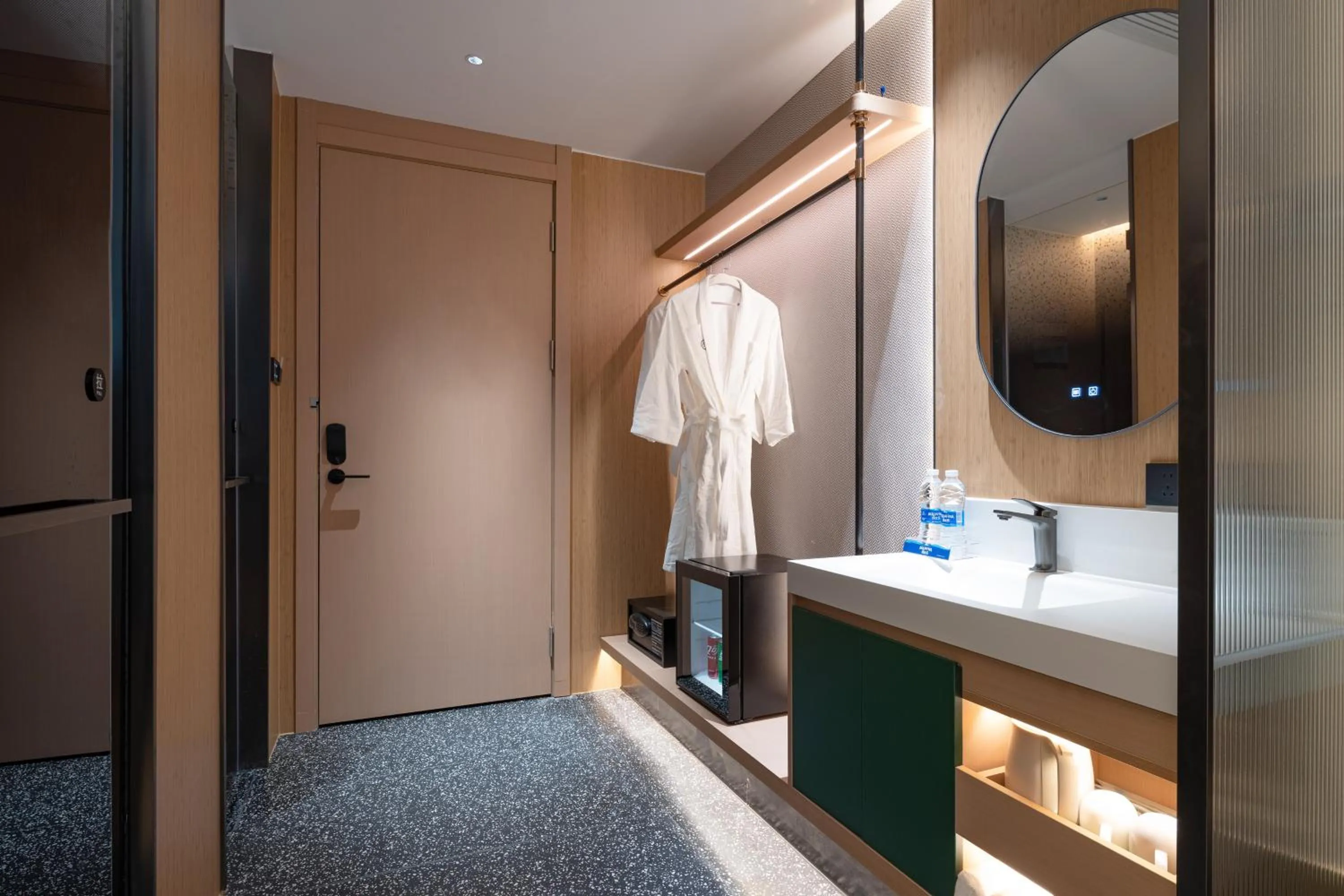Bathroom in Kaino Natural Aesthetics Design Hotel Guangzhou Yuexiu Beijing Road International Trade Center Flagship Store