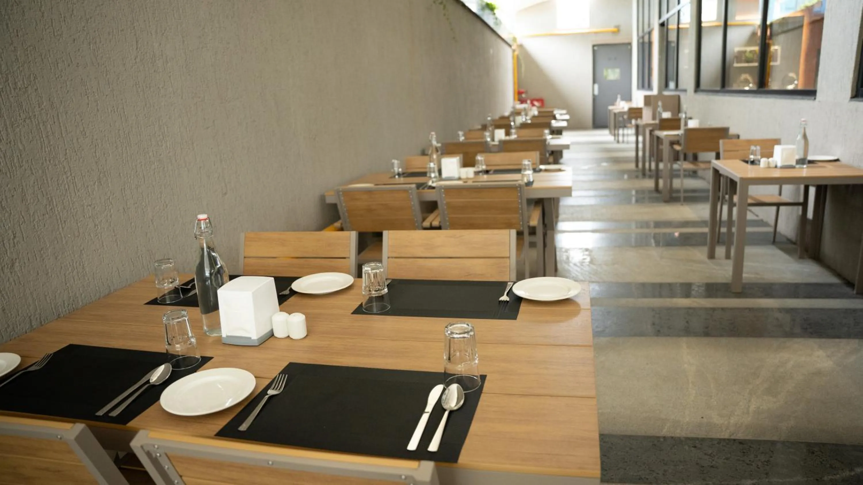 Lounge or bar in Zip By Spree Hotels Chinchwad