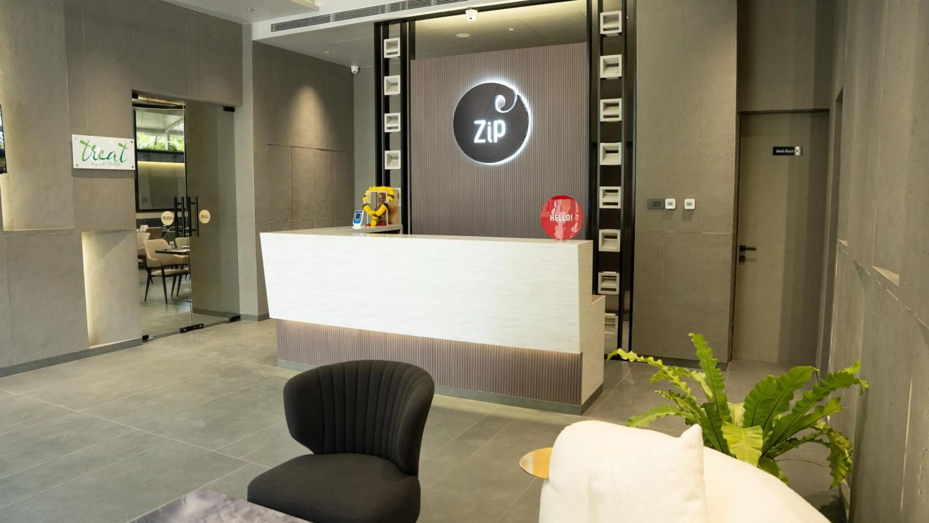 Lobby or reception in Zip By Spree Hotels Chinchwad