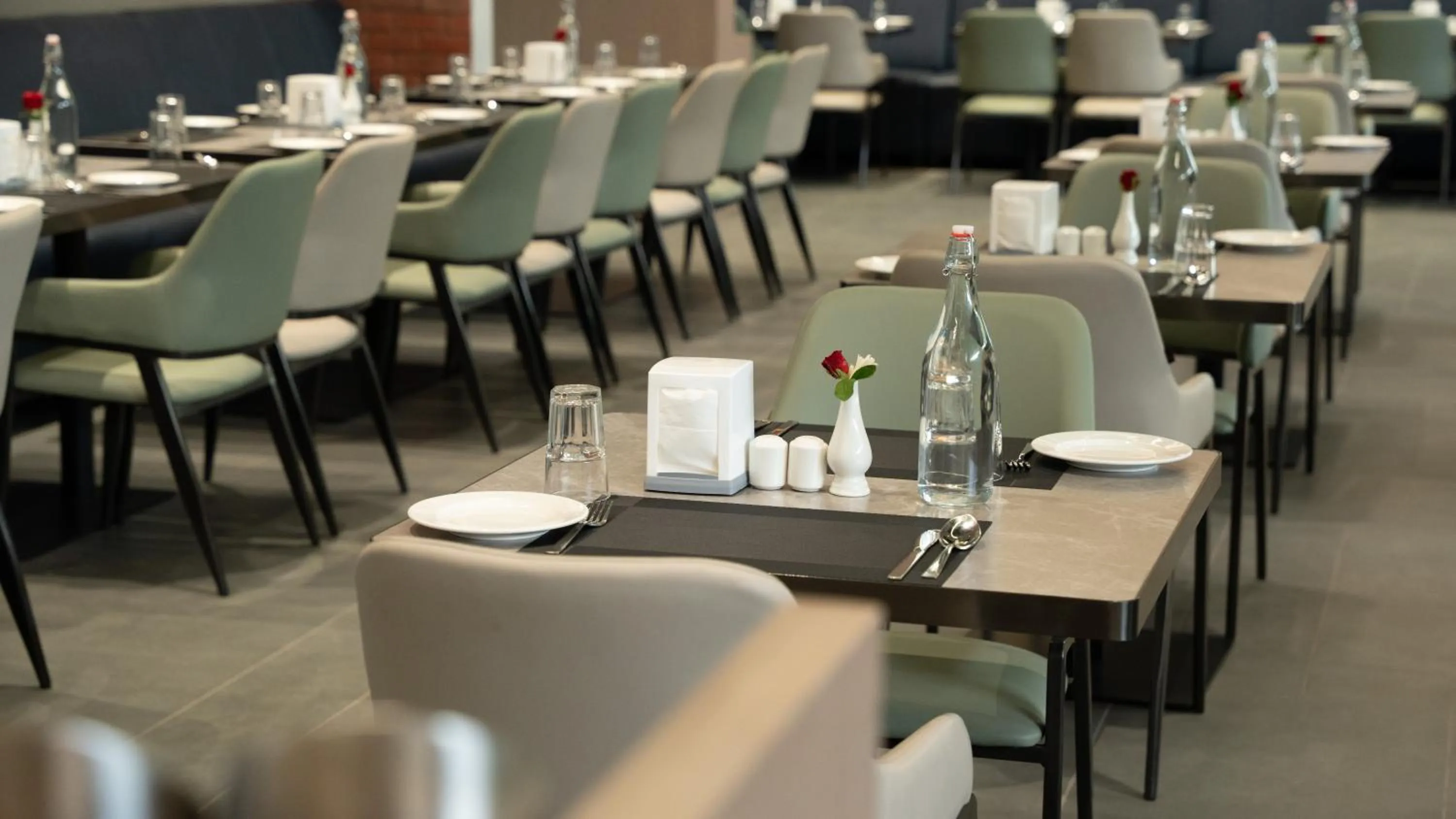 Restaurant/places to eat in Zip By Spree Hotels Chinchwad