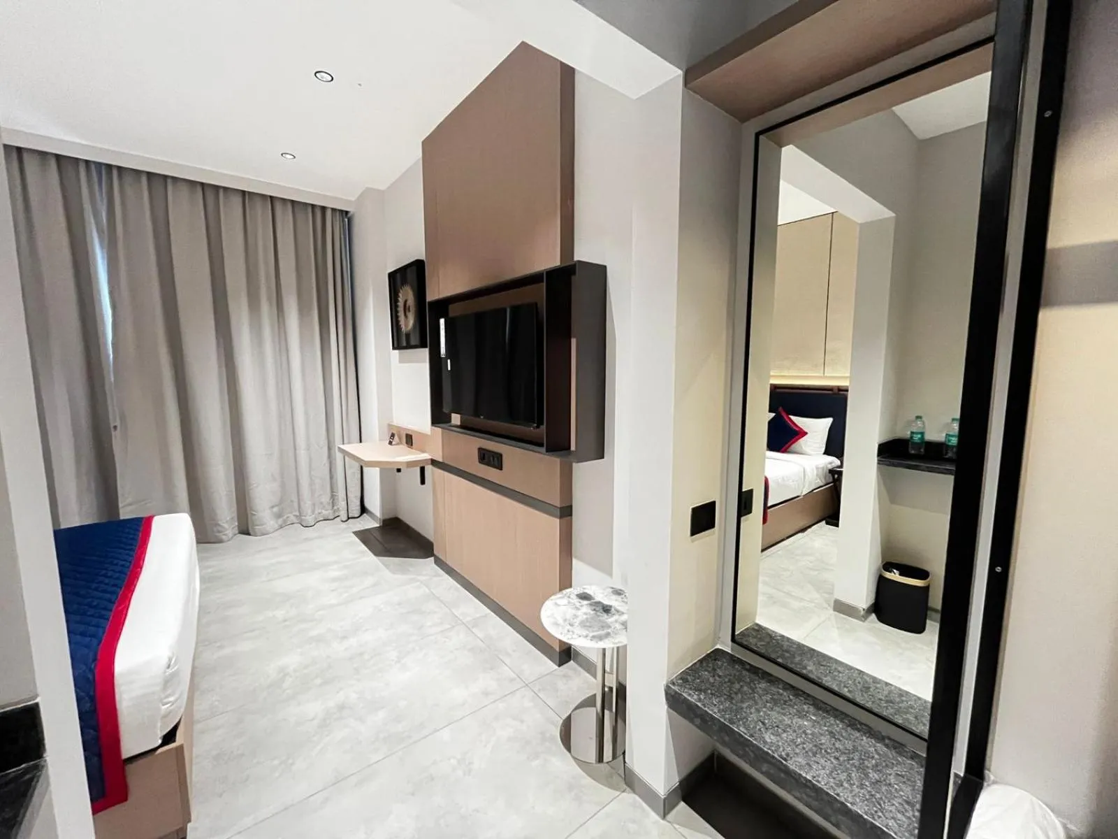 TV and multimedia, Bed in Zip By Spree Hotels Chinchwad