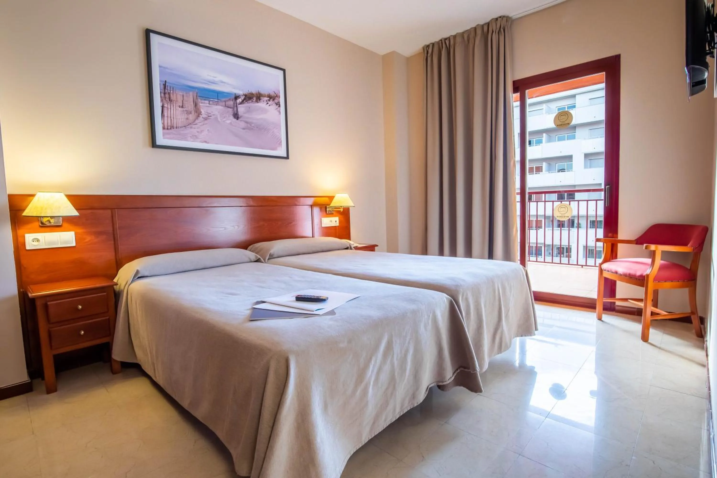 Bedroom, Bed in ILUNION Miramar