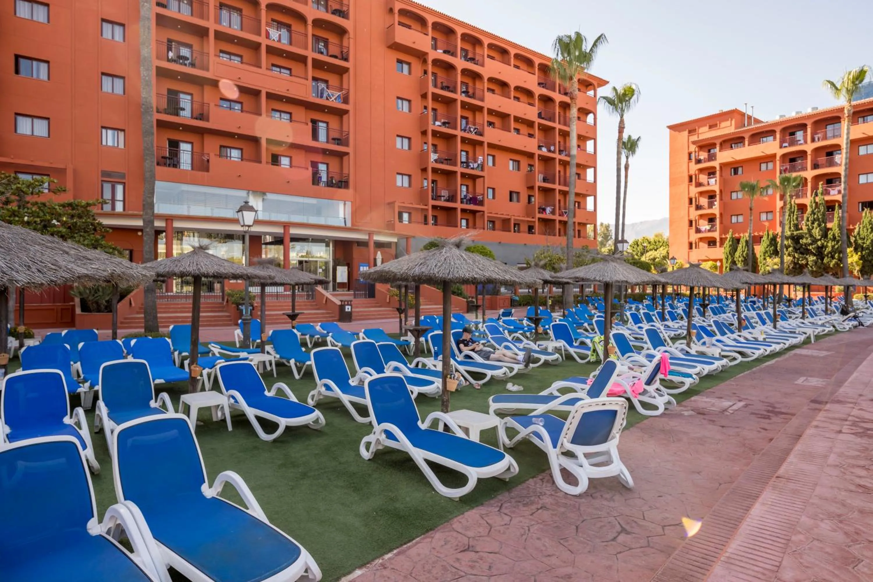 Swimming pool in ILUNION Miramar