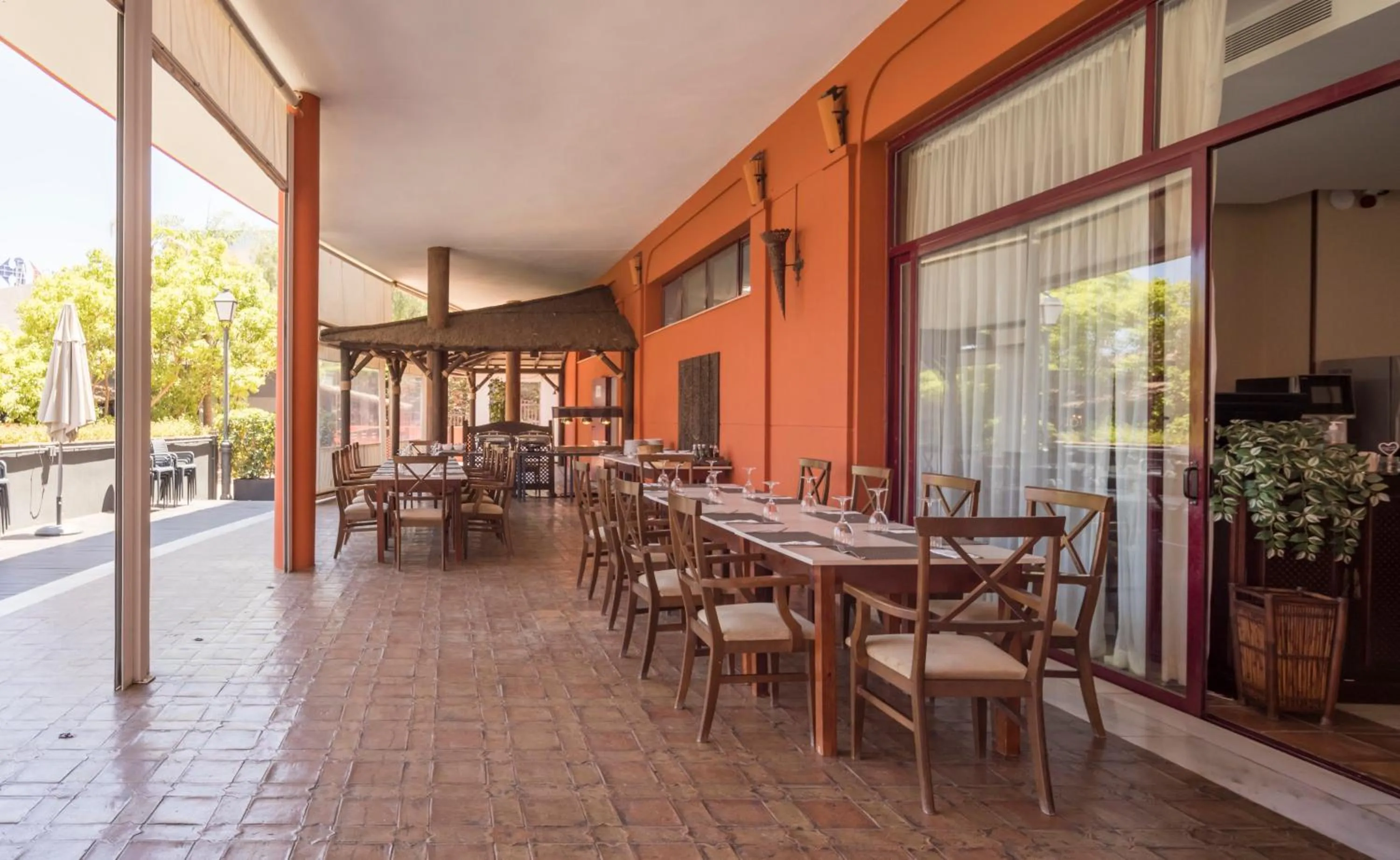 Dining area in ILUNION Miramar