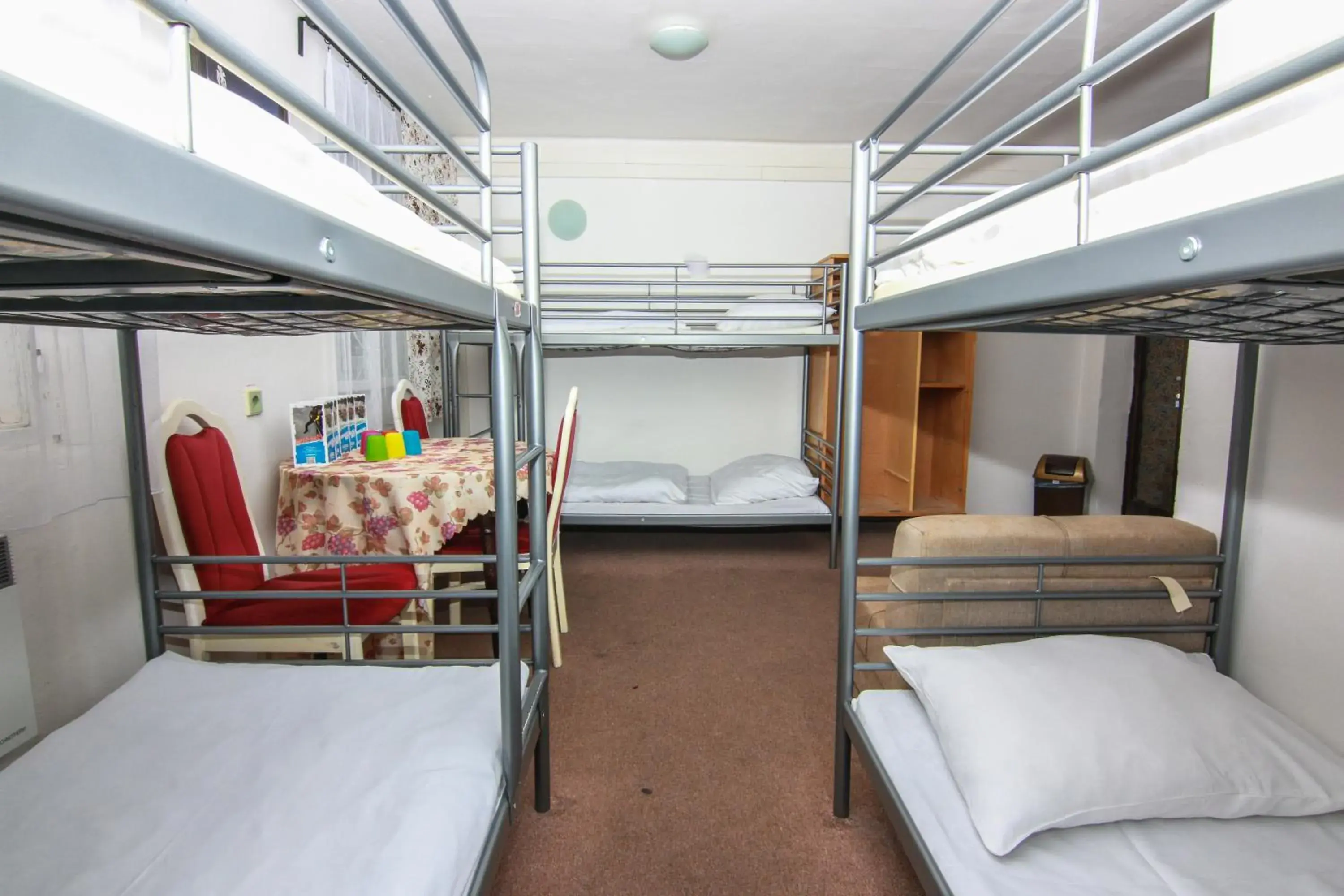 Dormitory Room with Shared Bathroom (5 Adults) in Chata Kosodrevina - Turistická ubytovňa Dormitory Room with Shared Bathroom (5 Adults) in Chata Kosodrevina - Turistická ubytovňa