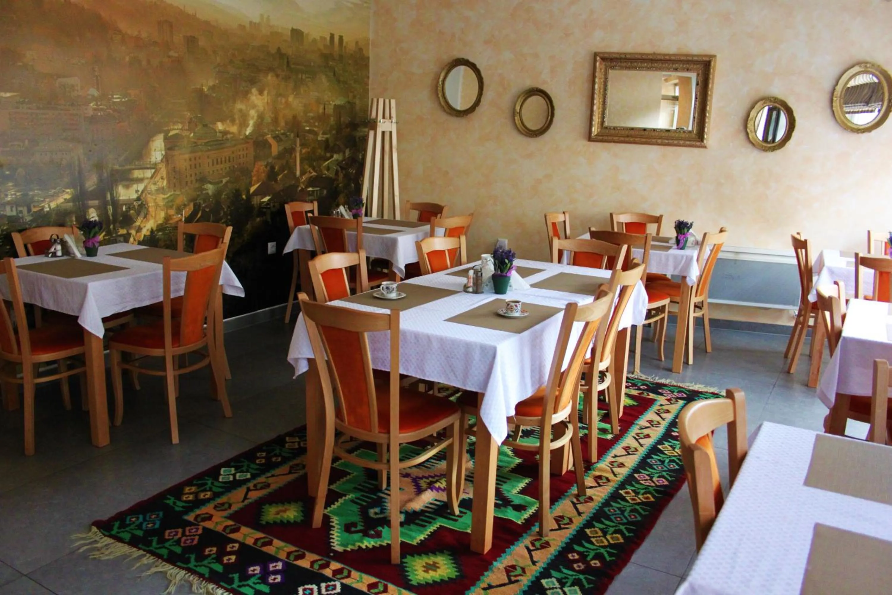 Restaurant/places to eat in B&B Berr