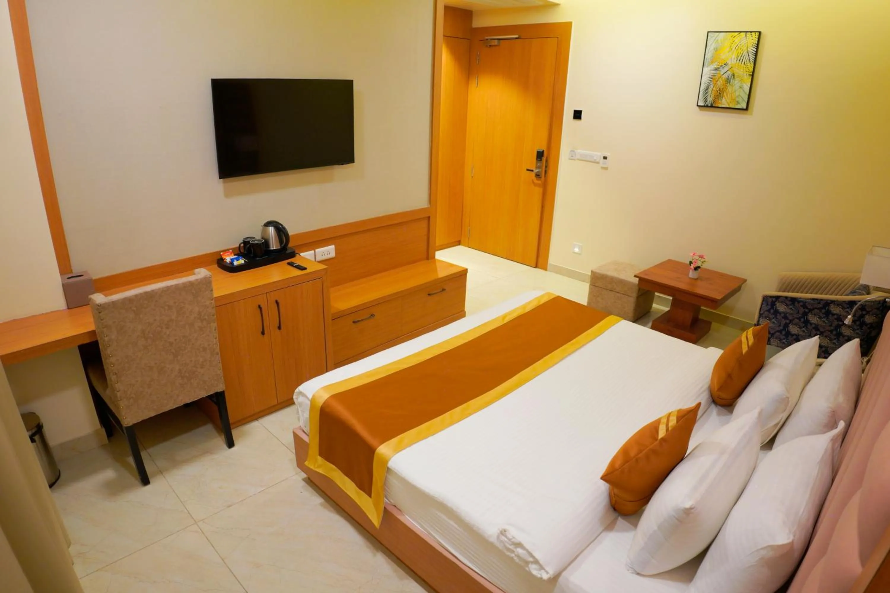 Hotel Cheer Royale