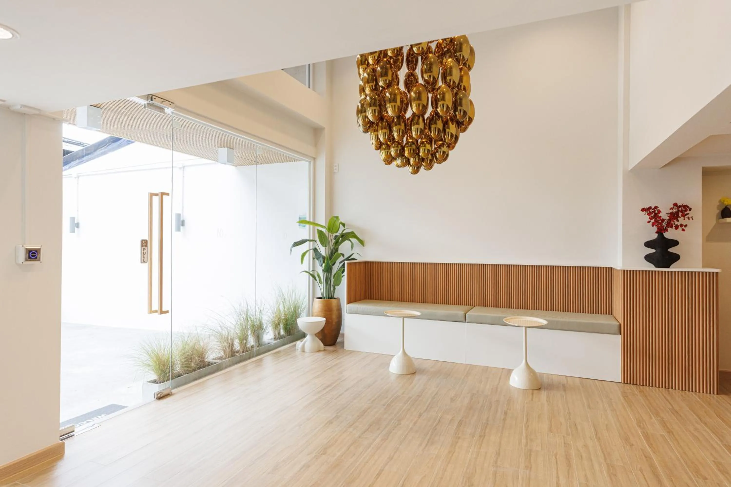 Seating area in Takka Hotel - Bearing