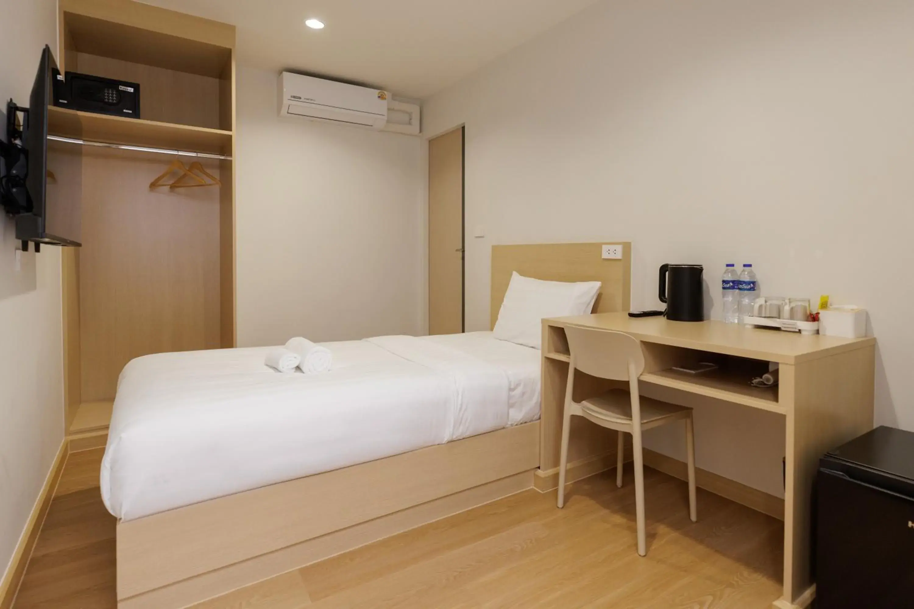 Single Room - single occupancy in Takka Hotel - Bearing Single Room - single occupancy in Takka Hotel - Bearing