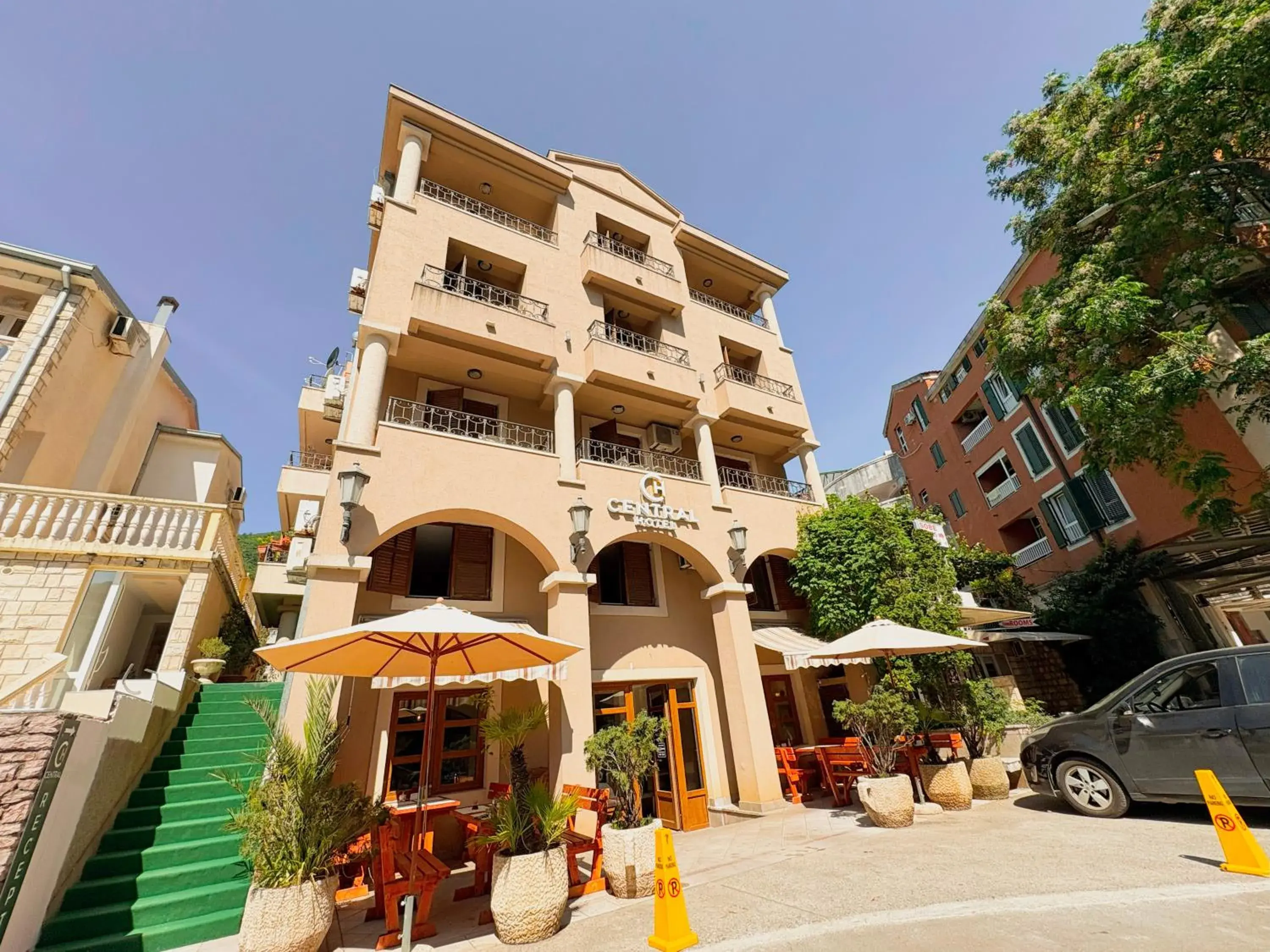 Property building in Central Hotel & Restaurant Property building in Central Hotel & Restaurant