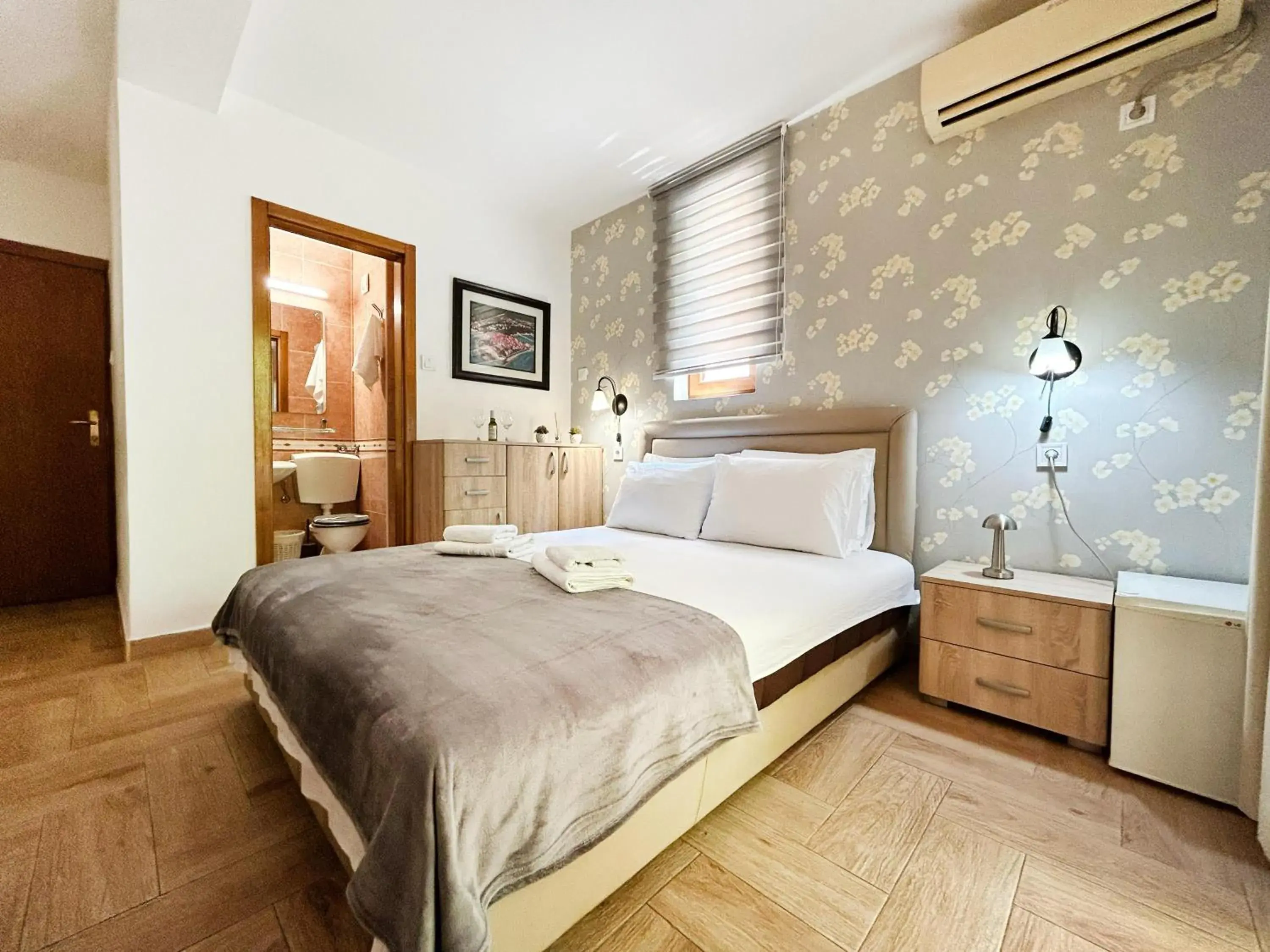 Bed in Central Hotel & Restaurant Bed in Central Hotel & Restaurant