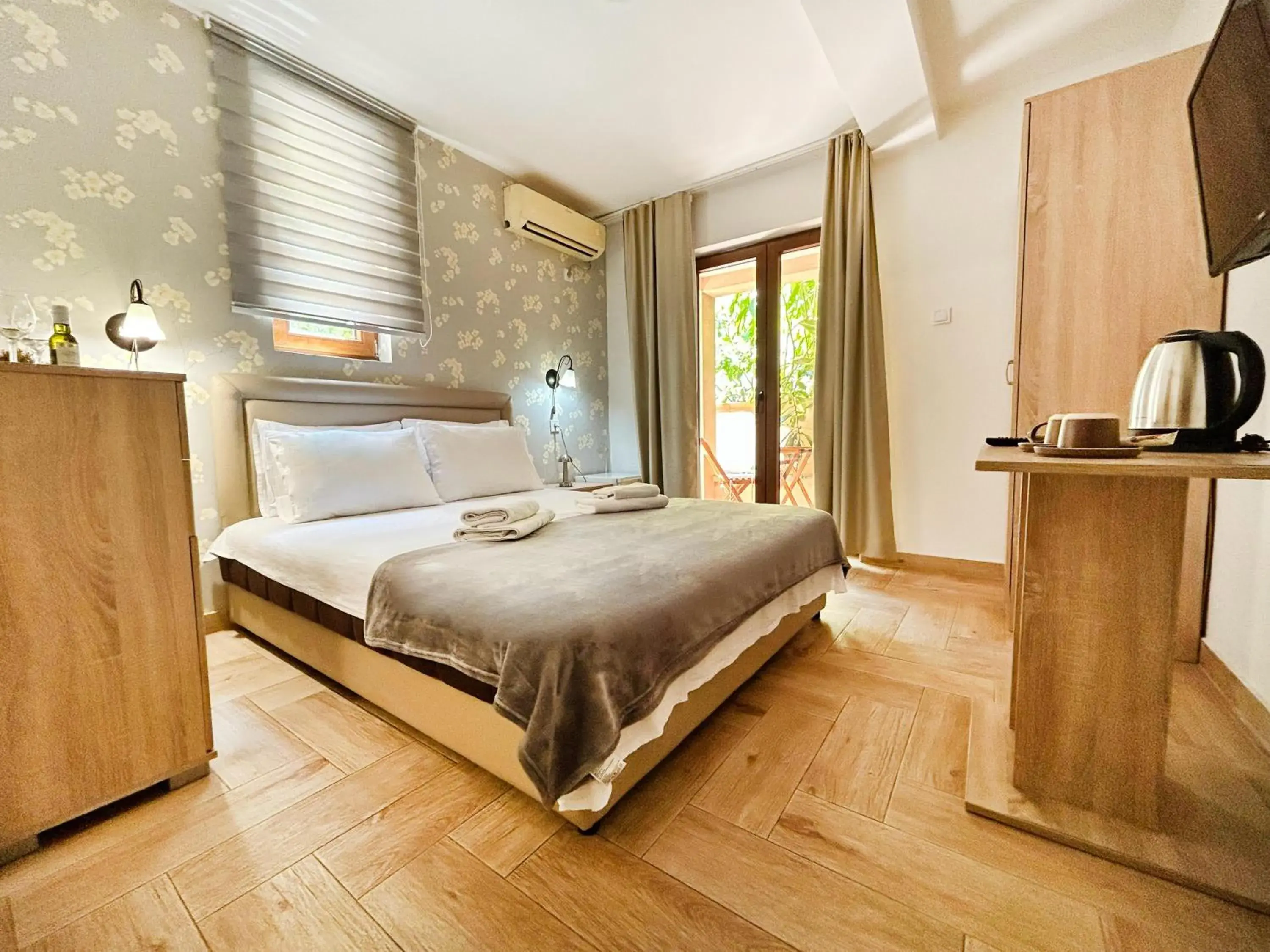 Bed in Central Hotel & Restaurant Bed in Central Hotel & Restaurant