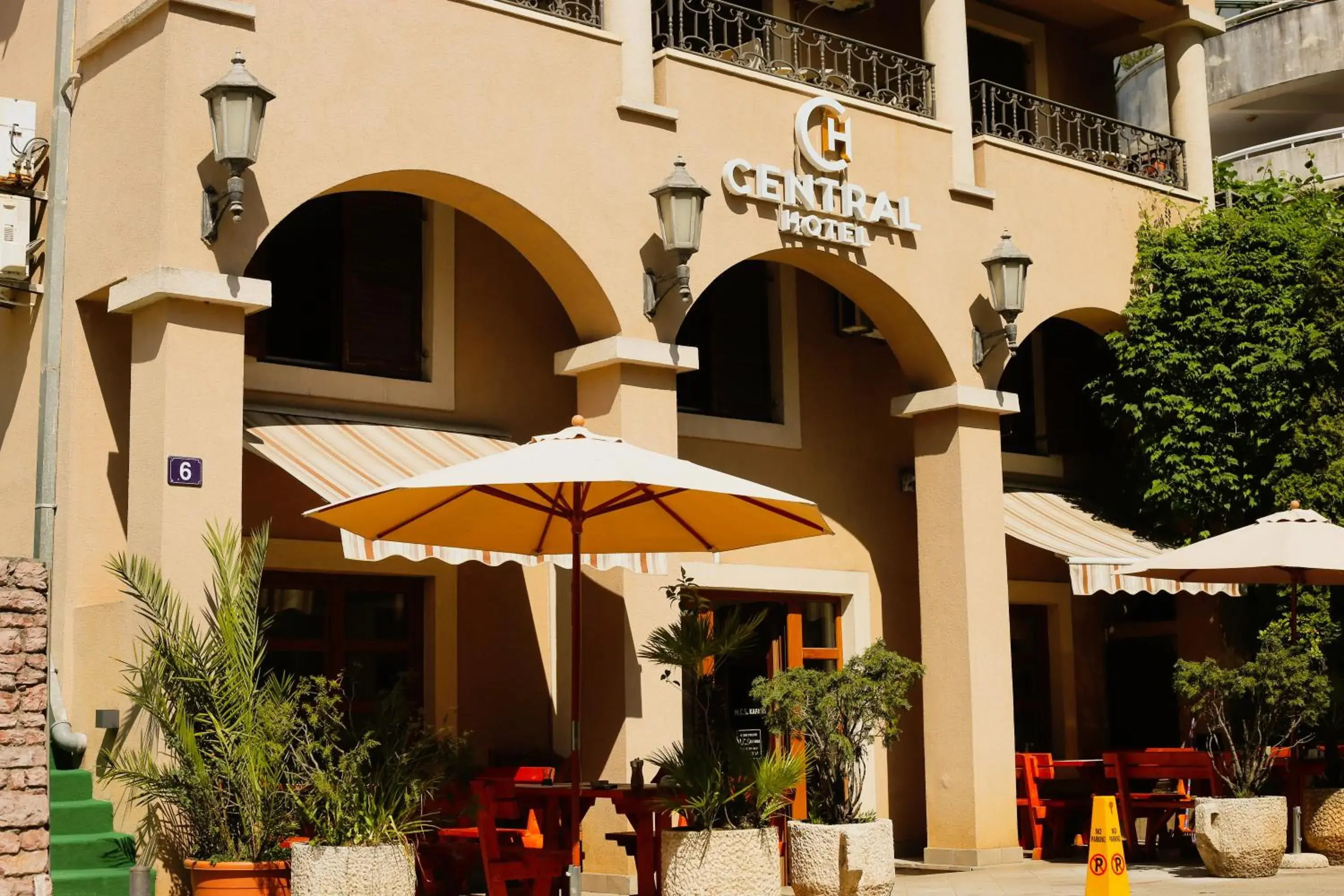 Property building in Central Hotel & Restaurant Property building in Central Hotel & Restaurant