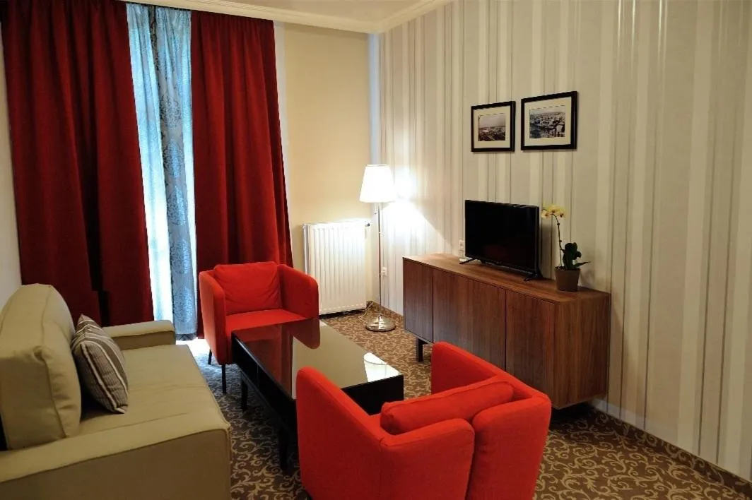 Living room in Corner Hotel & Kávéház