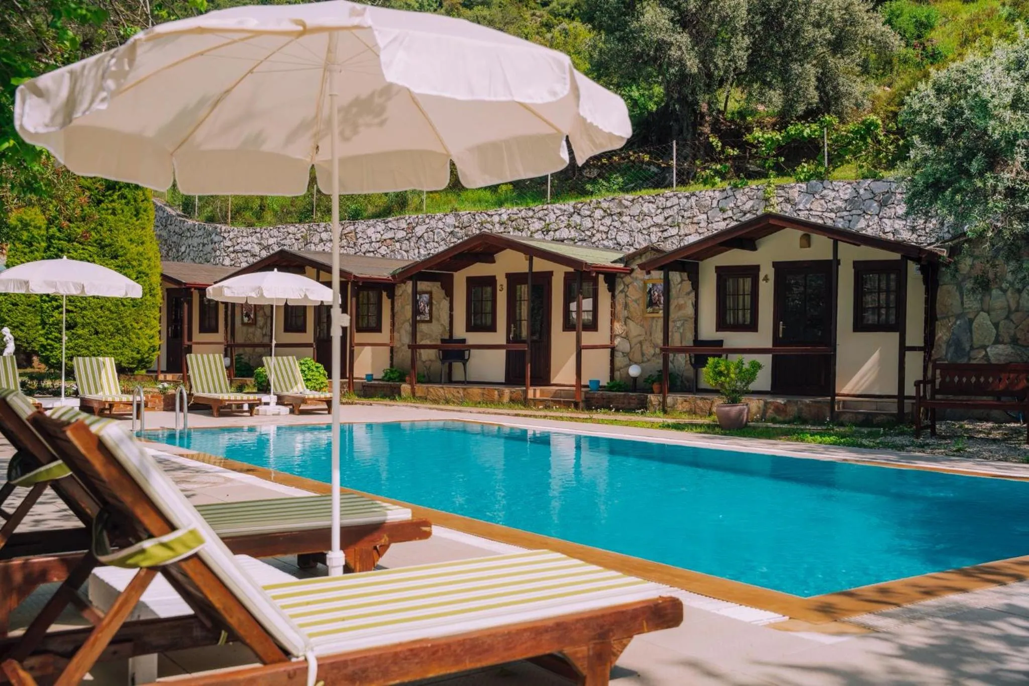 Restaurant/places to eat in La Dia Hotel Faralya